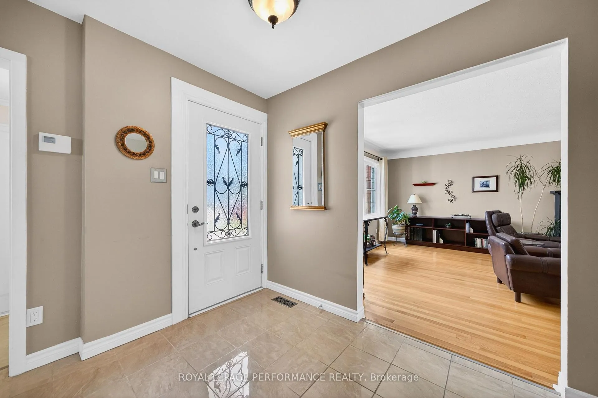 Photo 5 of 774 Manitou Drive, Ottawa, Carlingwood — HOMEH