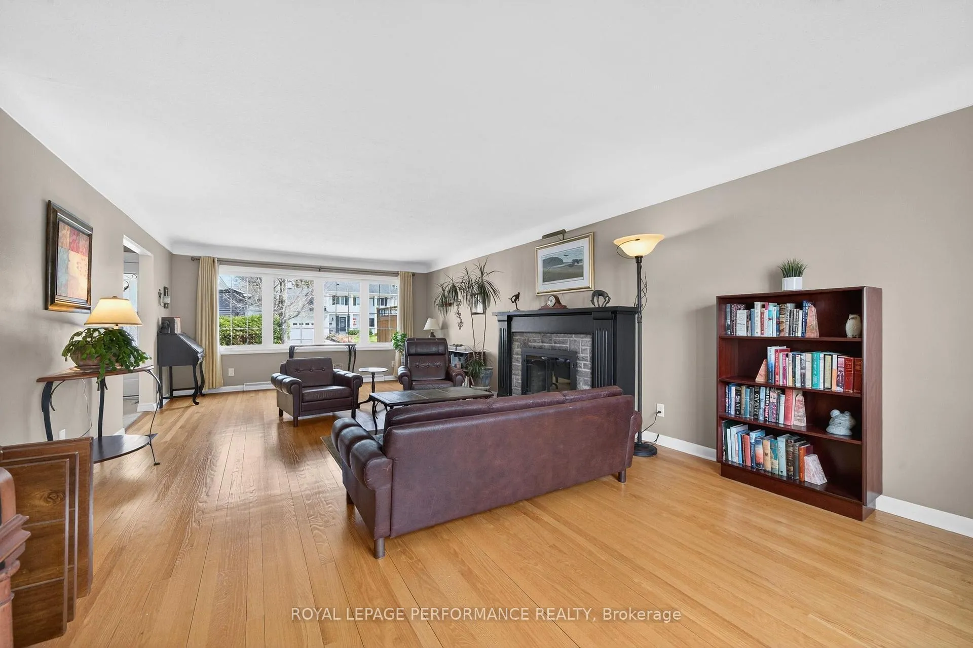 Photo 9 of 774 Manitou Drive, Ottawa, Carlingwood — HOMEH