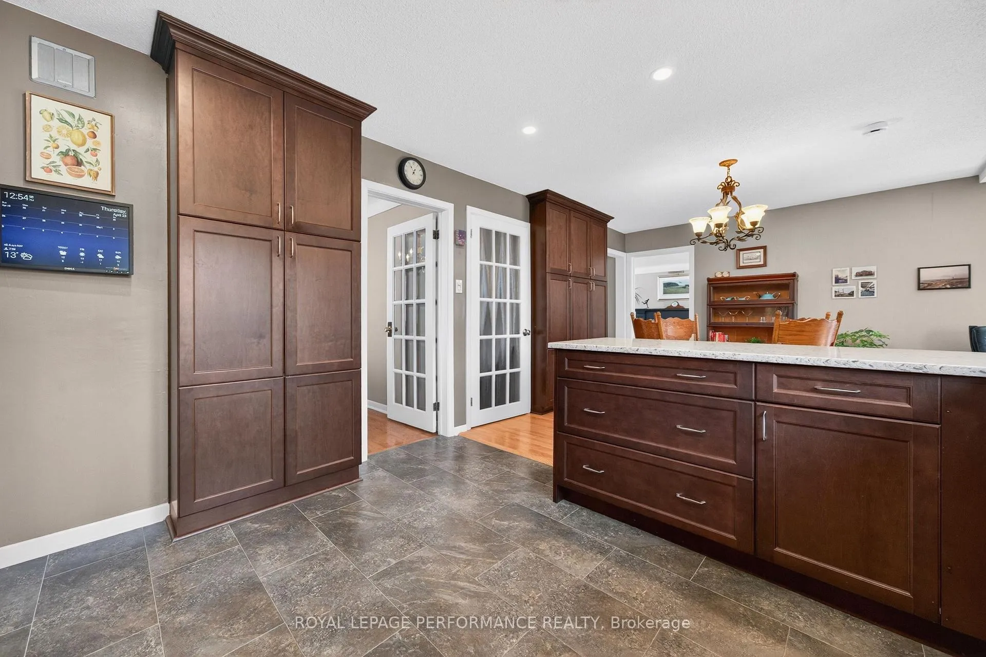 Photo 16 of 774 Manitou Drive, Ottawa, Carlingwood — HOMEH