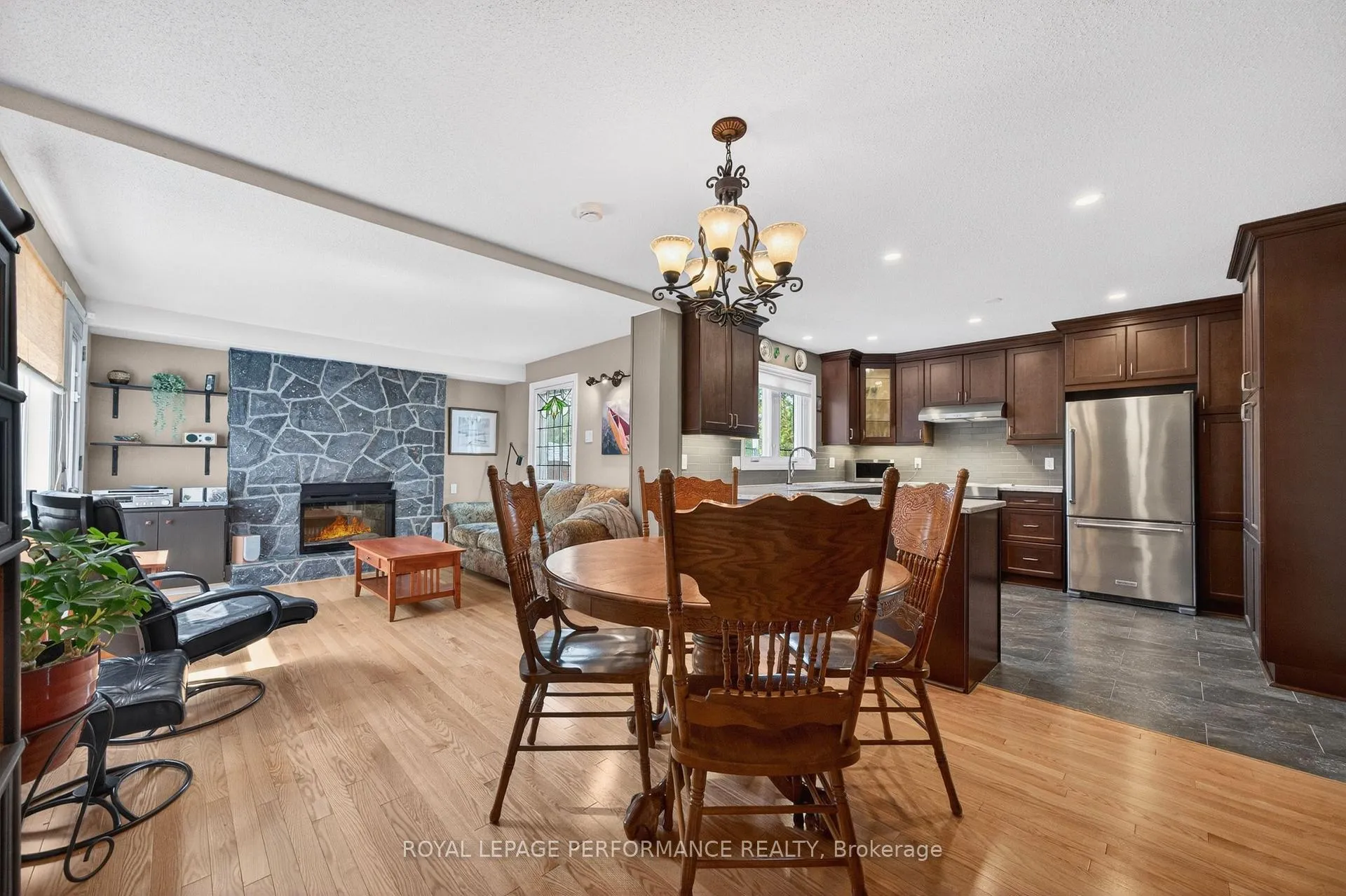 Photo 17 of 774 Manitou Drive, Ottawa, Carlingwood — HOMEH