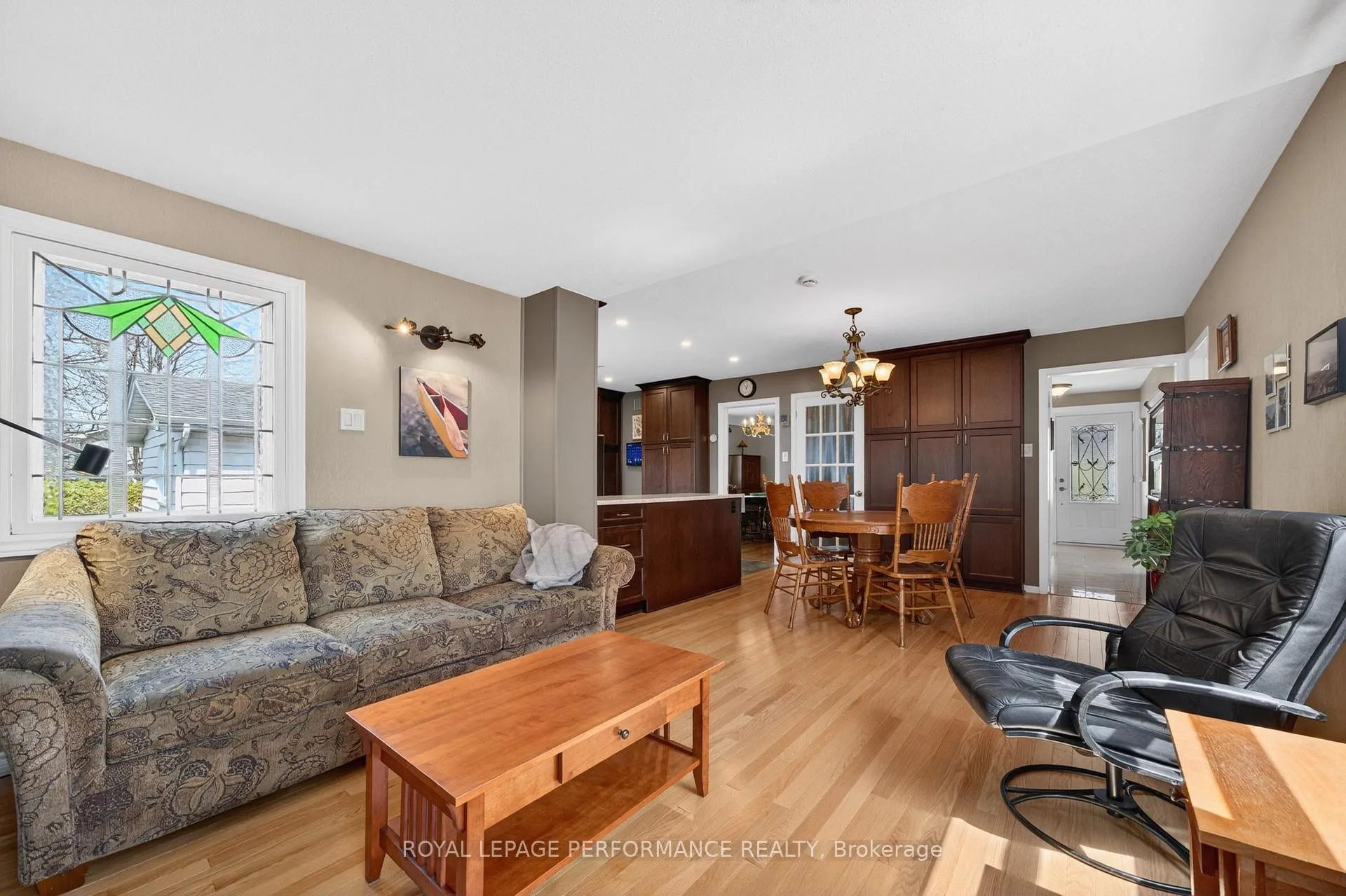 Photo 19 of 774 Manitou Drive, Ottawa, Carlingwood — HOMEH
