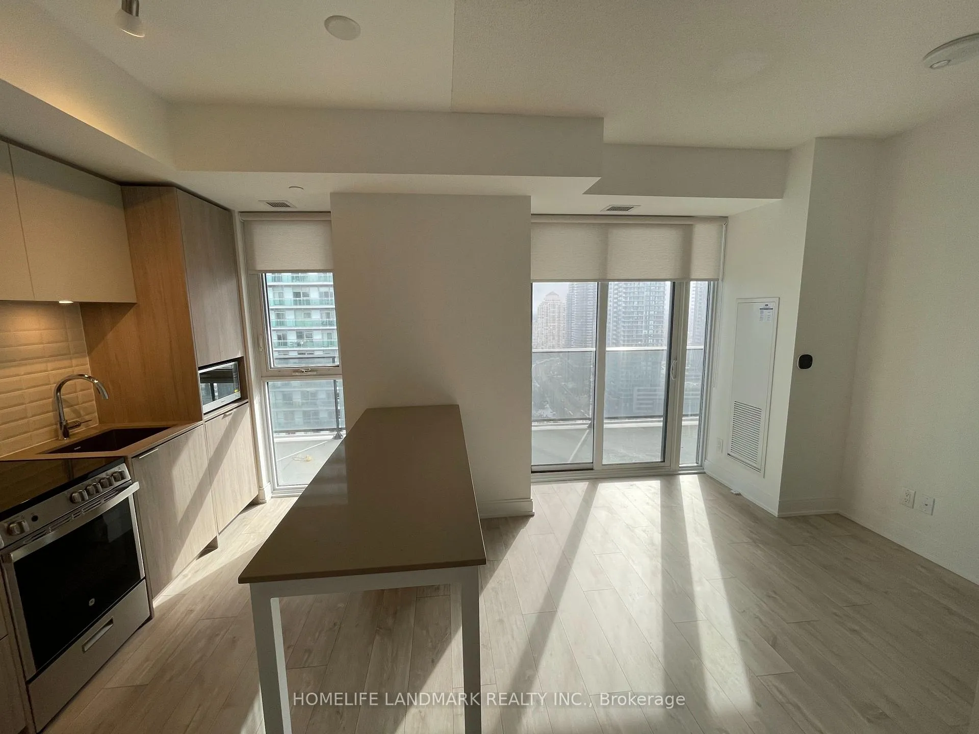 Photo 3 of Unit 2407, 70 Annie Craig Drive, Etobicoke, Mimico — HOMEH