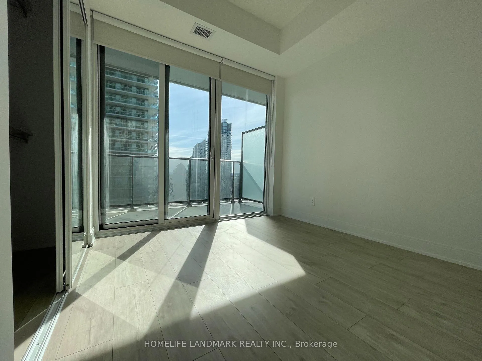 Photo 8 of Unit 2407, 70 Annie Craig Drive, Etobicoke, Mimico — HOMEH
