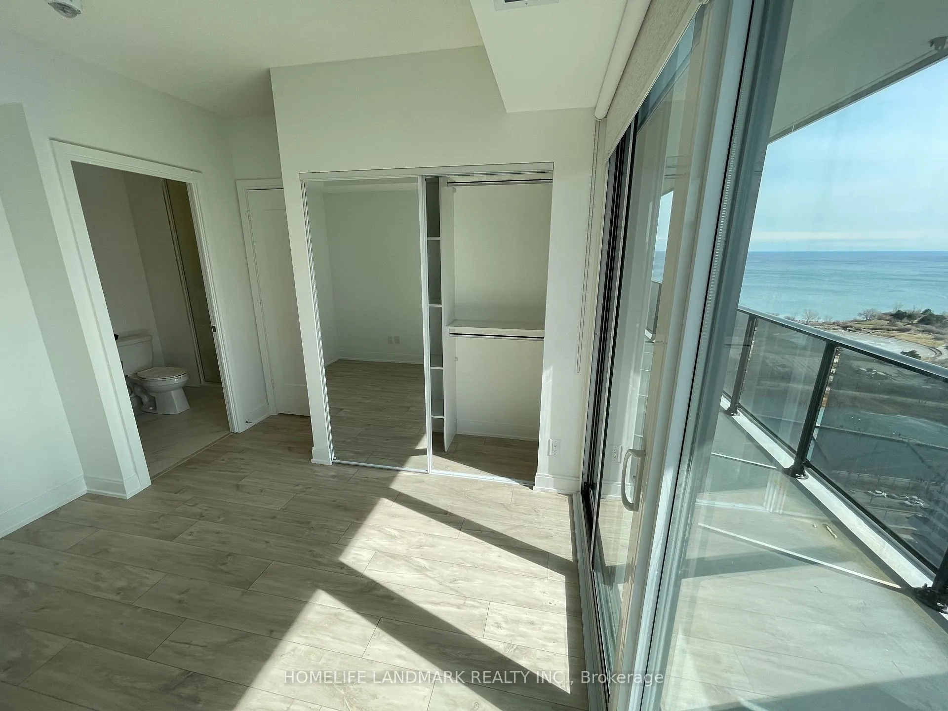 Photo 10 of Unit 2407, 70 Annie Craig Drive, Etobicoke, Mimico — HOMEH