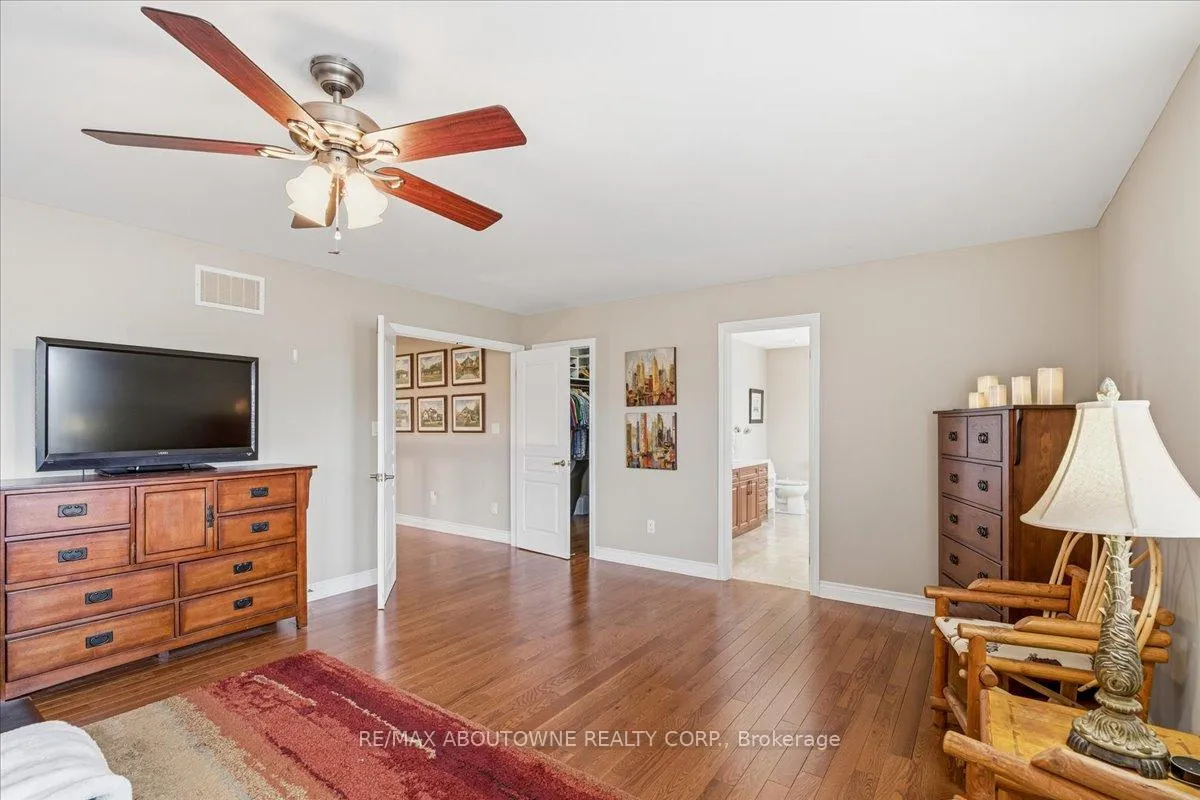 Photo 25 of 3260 Ribble Crescent, Oakville, Bronte Creek — HOMEH