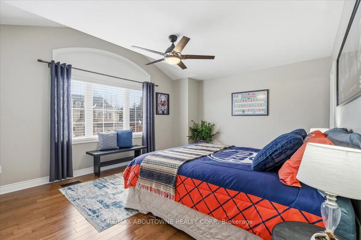 Photo 32 of 3260 Ribble Crescent, Oakville, Bronte Creek — HOMEH