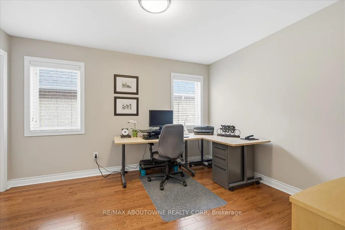 Photo 33 of 3260 Ribble Crescent, Oakville, Bronte Creek — HOMEH