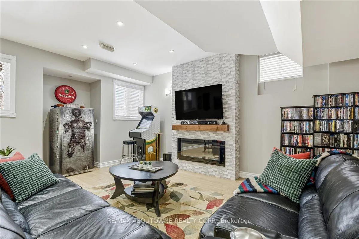 Photo 38 of 3260 Ribble Crescent, Oakville, Bronte Creek — HOMEH