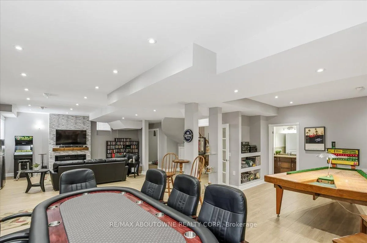 Photo 40 of 3260 Ribble Crescent, Oakville, Bronte Creek — HOMEH