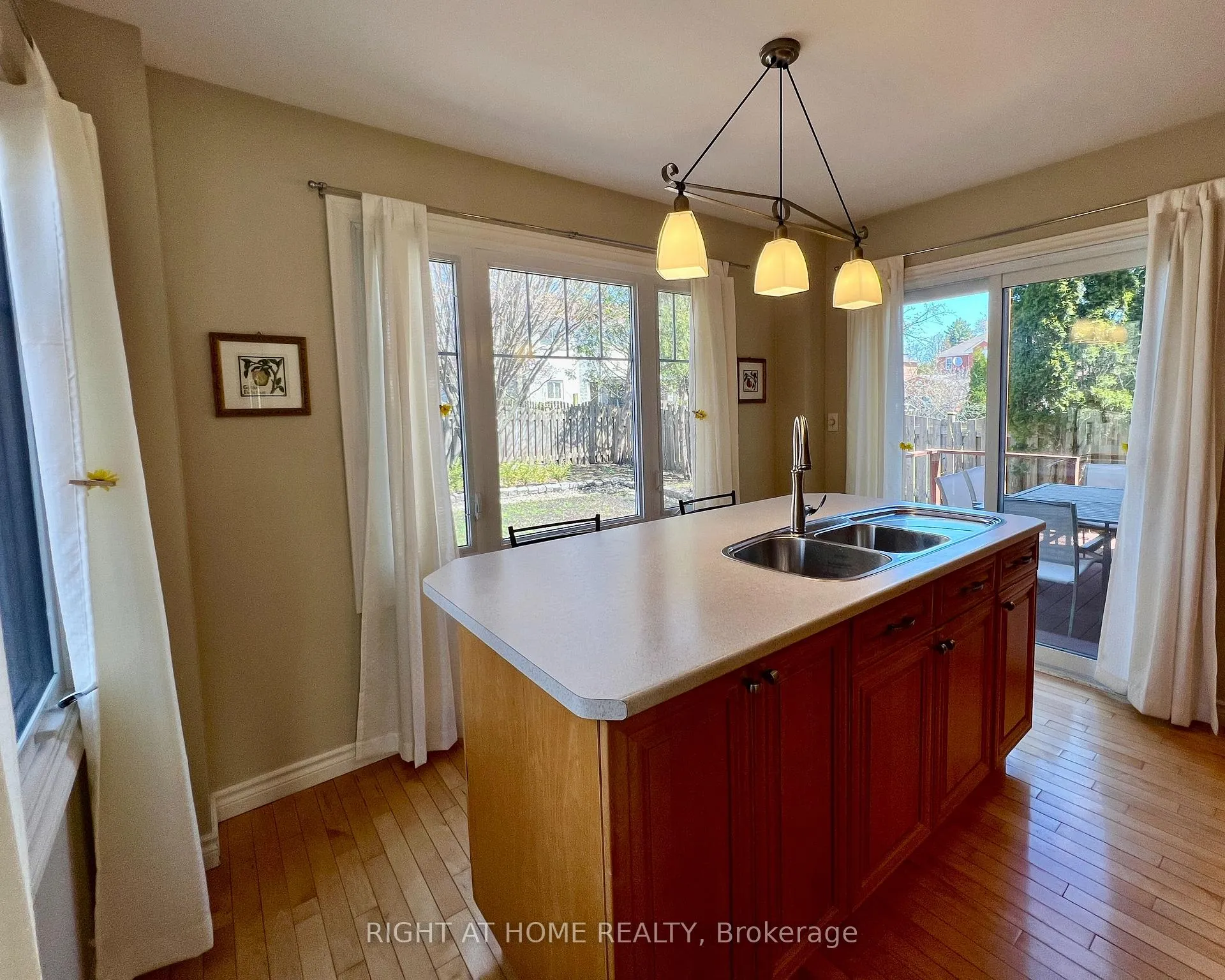 Photo 6 of 4 Silverbirch Place, Whitby, Pringle Creek — HOMEH