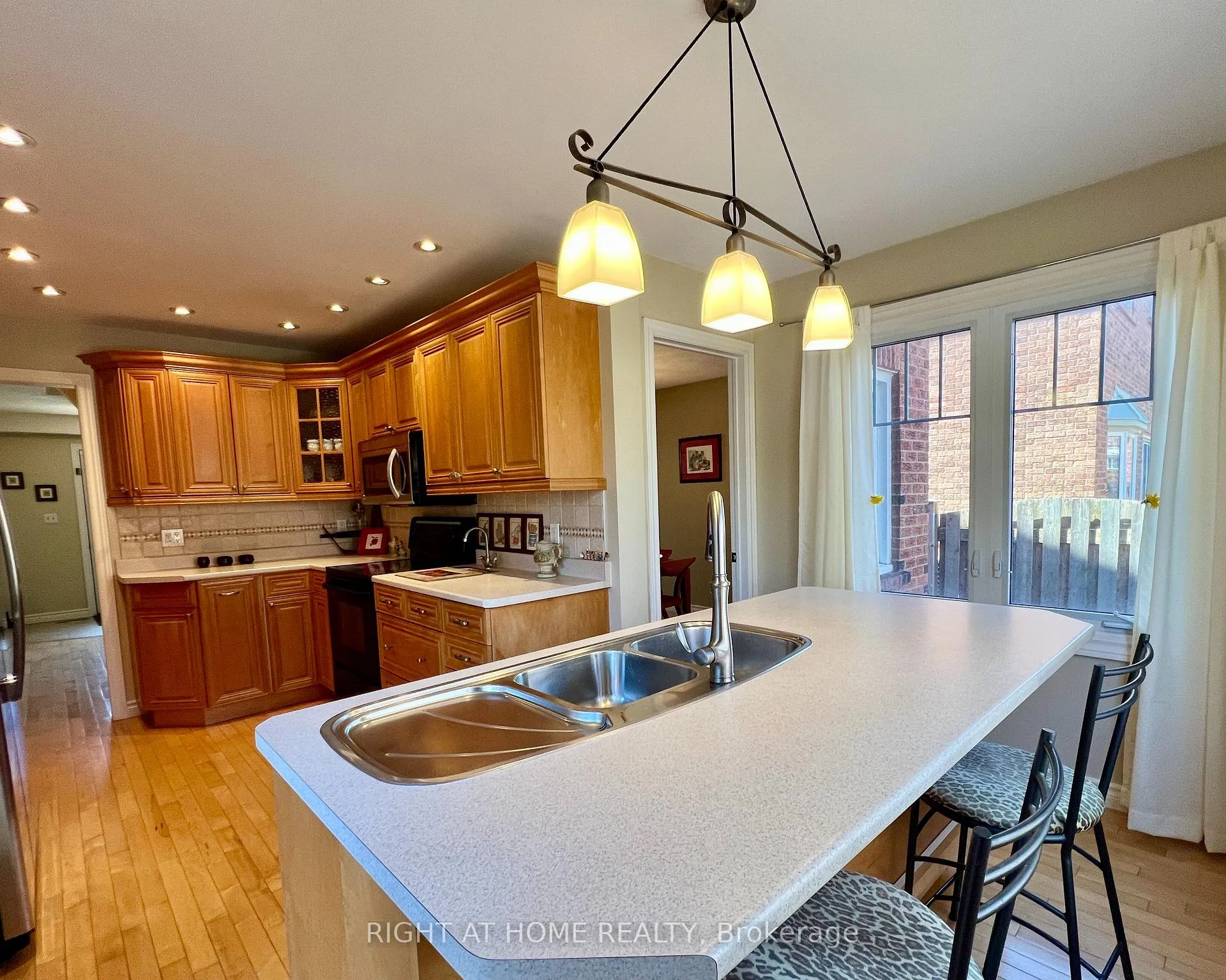 Photo 7 of 4 Silverbirch Place, Whitby, Pringle Creek — HOMEH