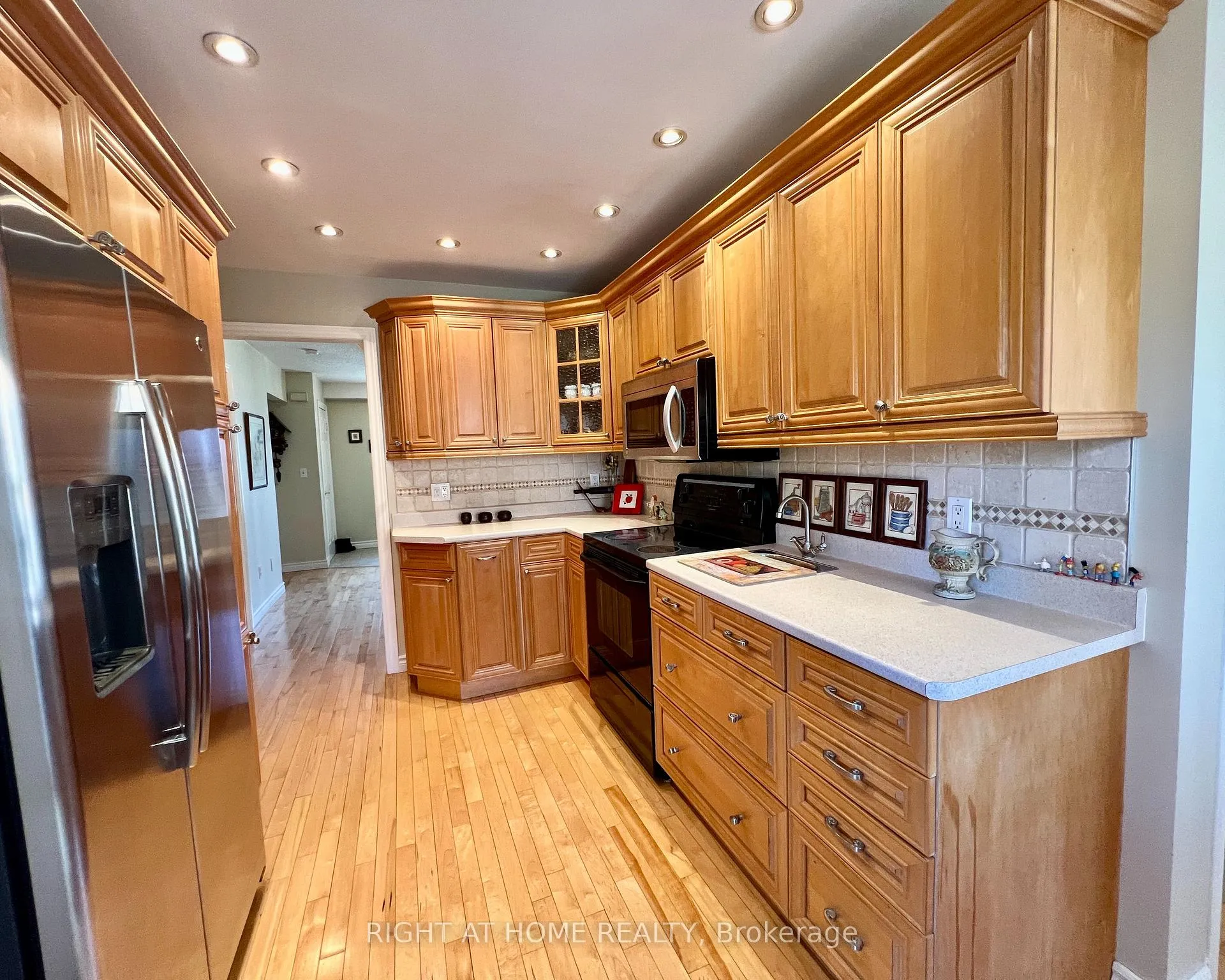 Photo 8 of 4 Silverbirch Place, Whitby, Pringle Creek — HOMEH