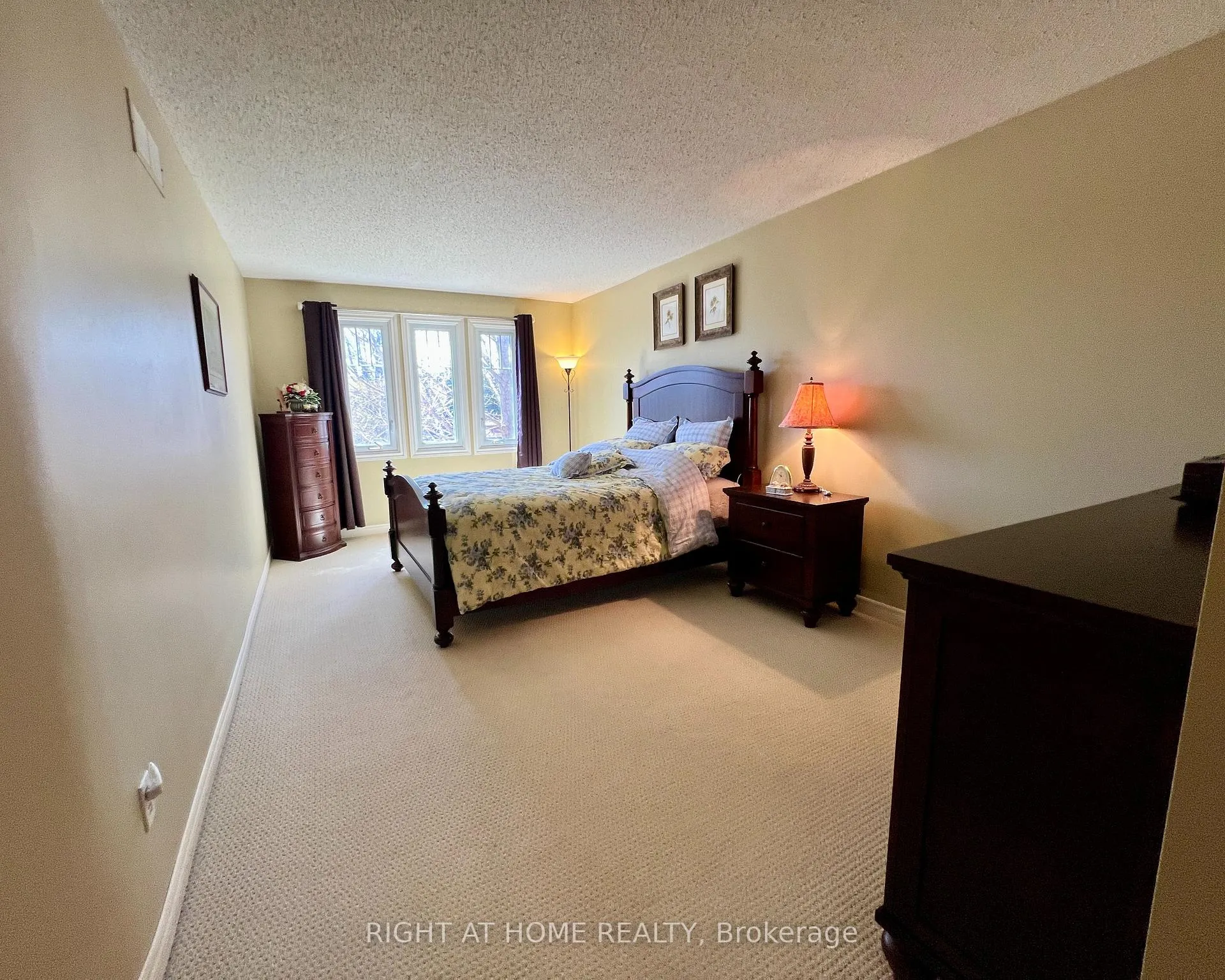 Photo 10 of 4 Silverbirch Place, Whitby, Pringle Creek — HOMEH