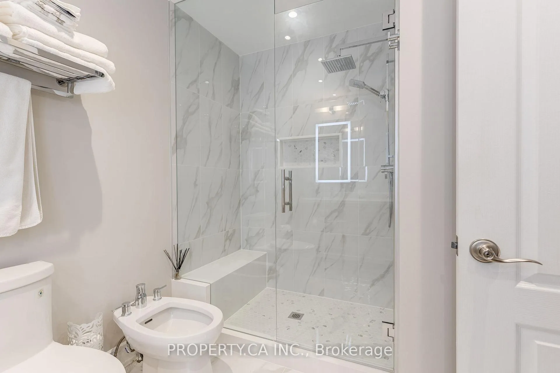 Photo 10 of 204 Ridge Way, New Tecumseth, Alliston — HOMEH