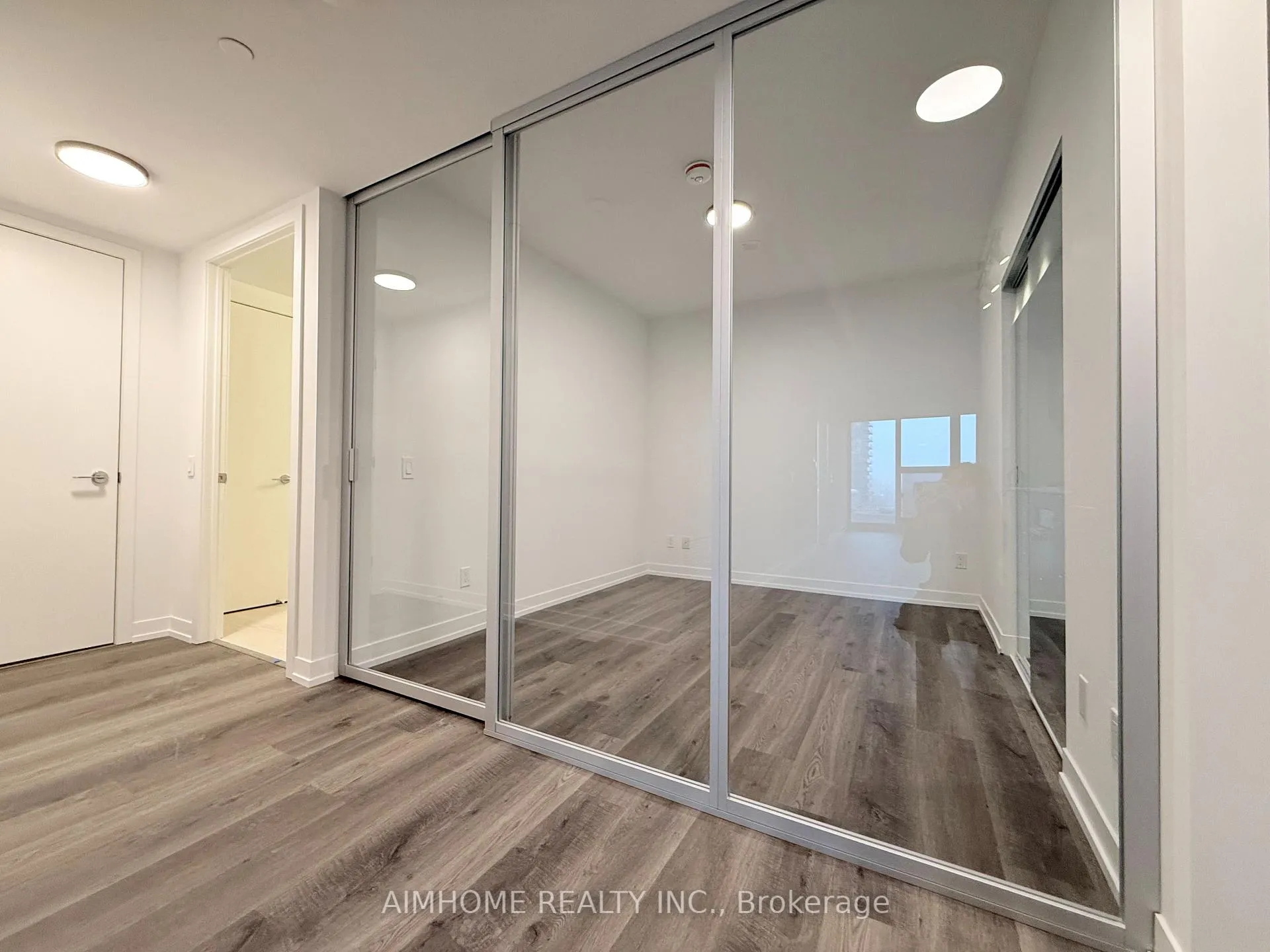 Photo 4 of Unit 1606, 771 Yonge Street, Toronto, Rosedale-Moore Park — HOMEH