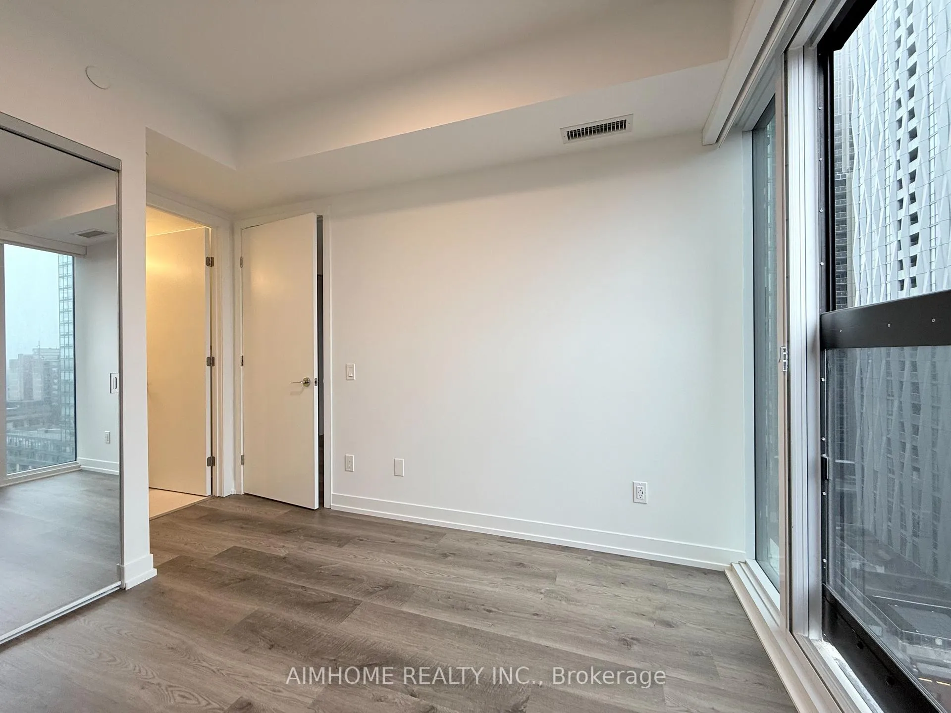 Photo 13 of Unit 1606, 771 Yonge Street, Toronto, Rosedale-Moore Park — HOMEH
