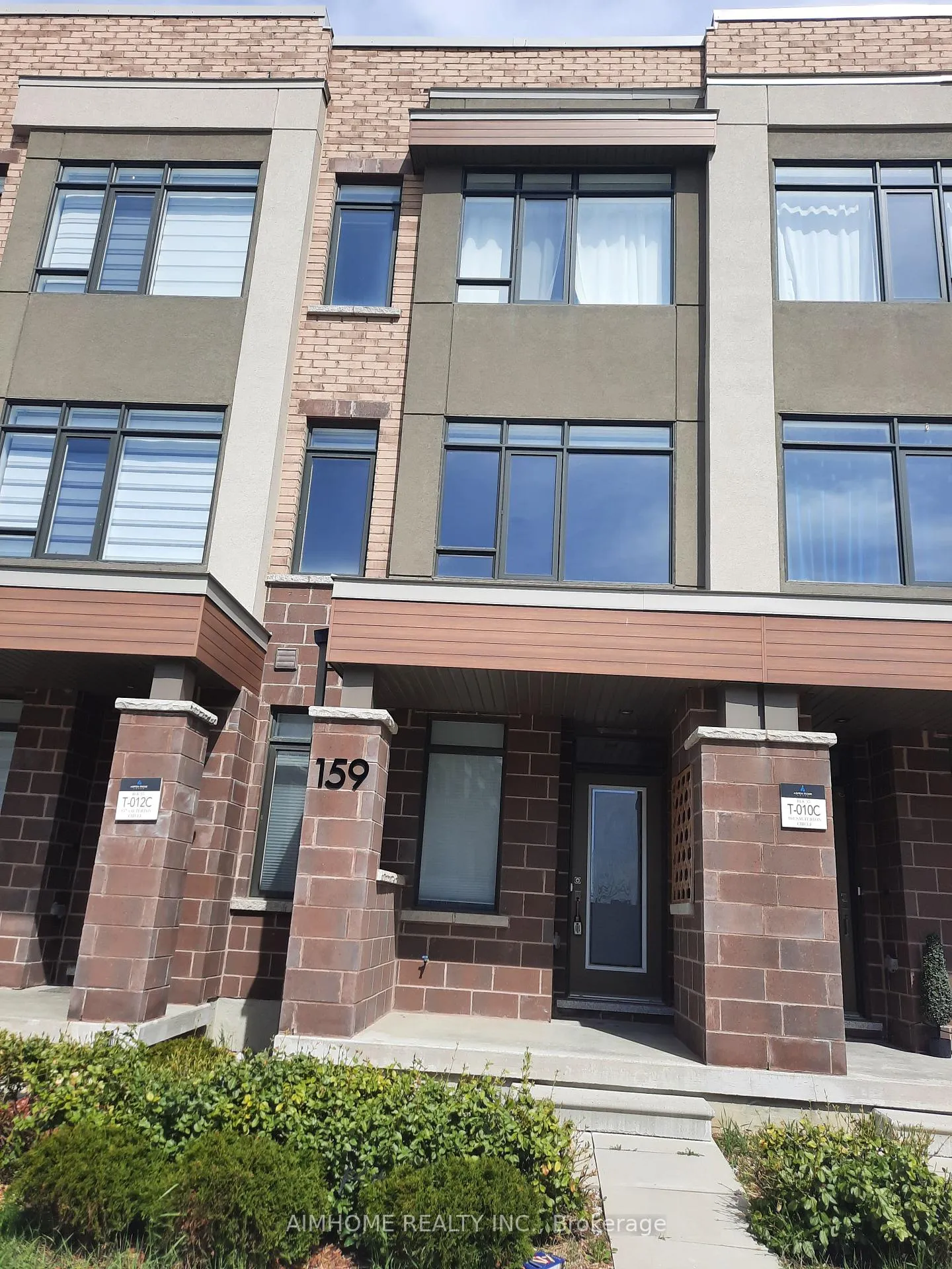 Photo 1 of 159 Salterton Circle, Vaughan, Rural Vaughan — HOMEH