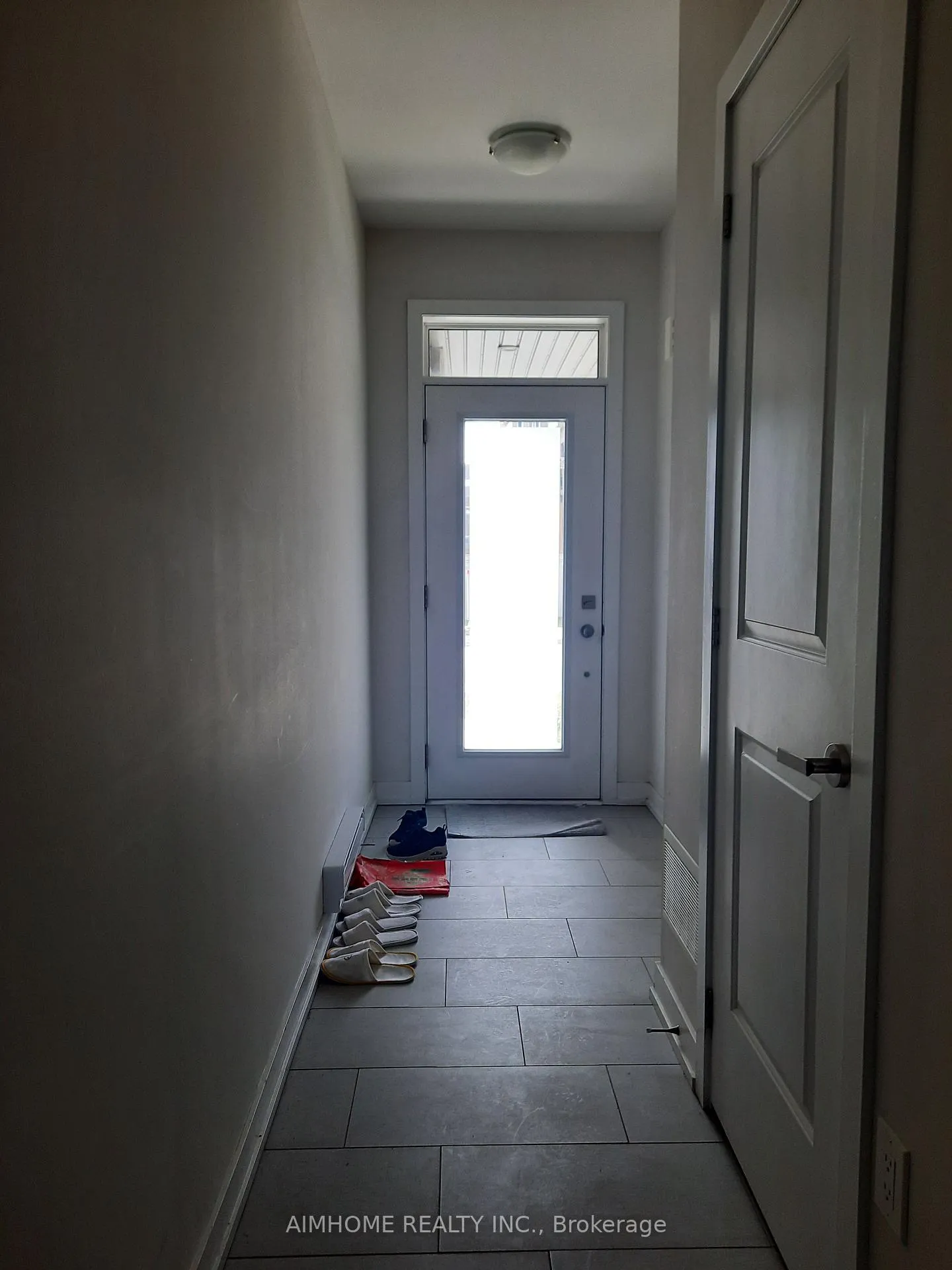 Photo 2 of 159 Salterton Circle, Vaughan, Rural Vaughan — HOMEH