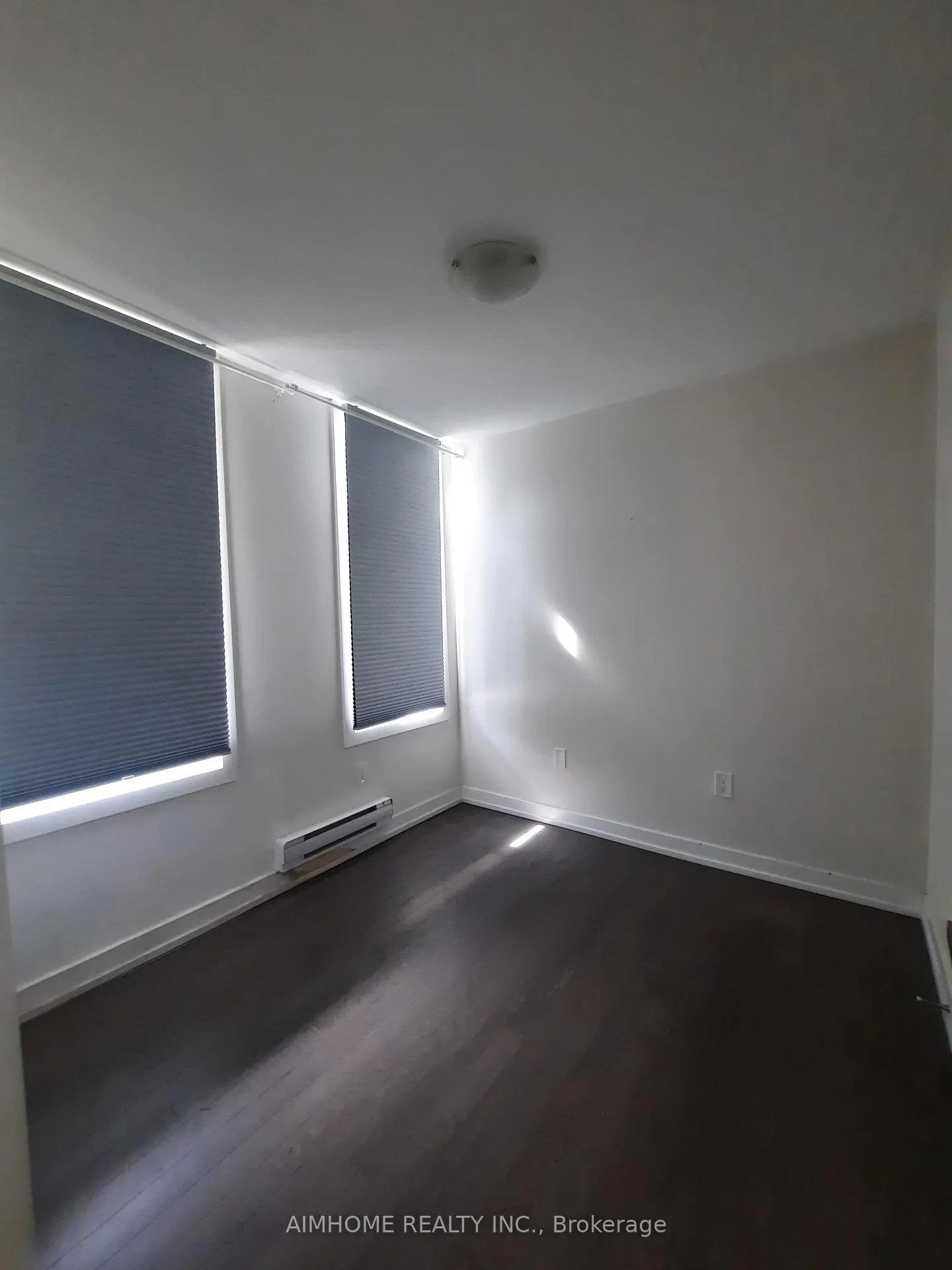 Photo 3 of 159 Salterton Circle, Vaughan, Rural Vaughan — HOMEH