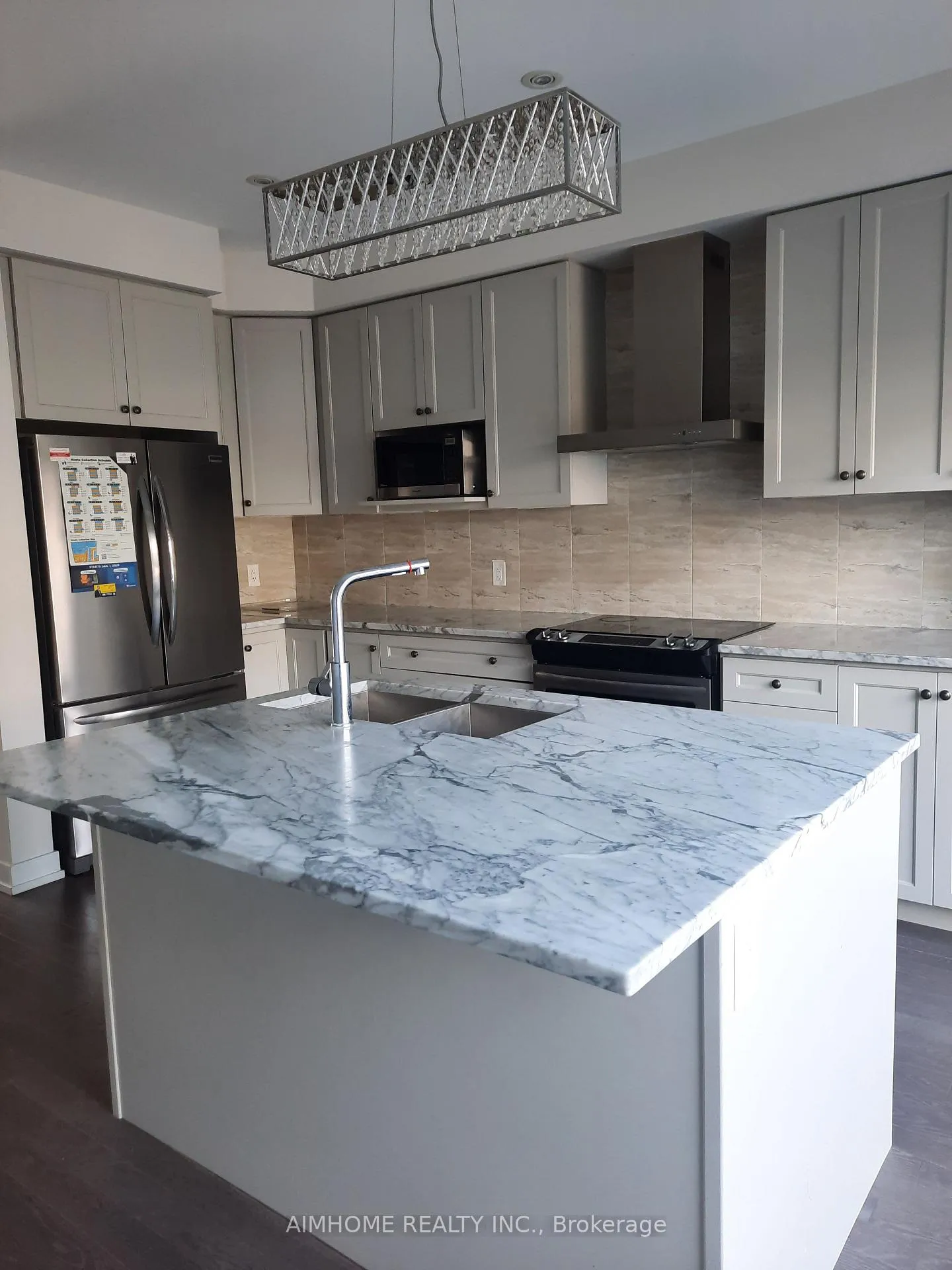 Photo 10 of 159 Salterton Circle, Vaughan, Rural Vaughan — HOMEH