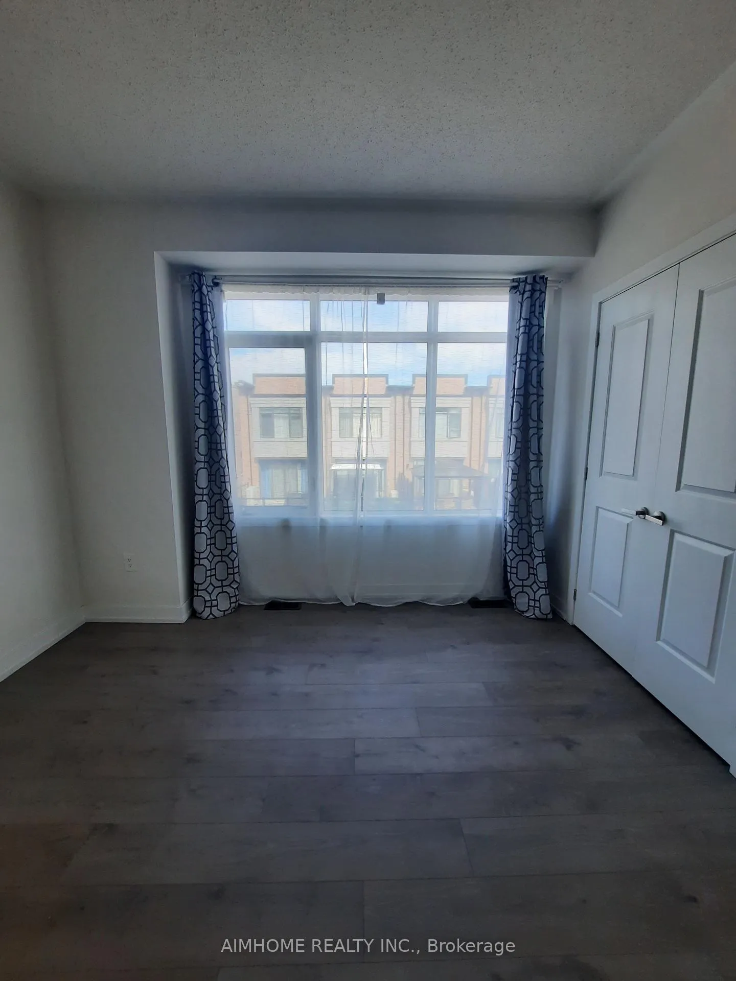 Photo 16 of 159 Salterton Circle, Vaughan, Rural Vaughan — HOMEH