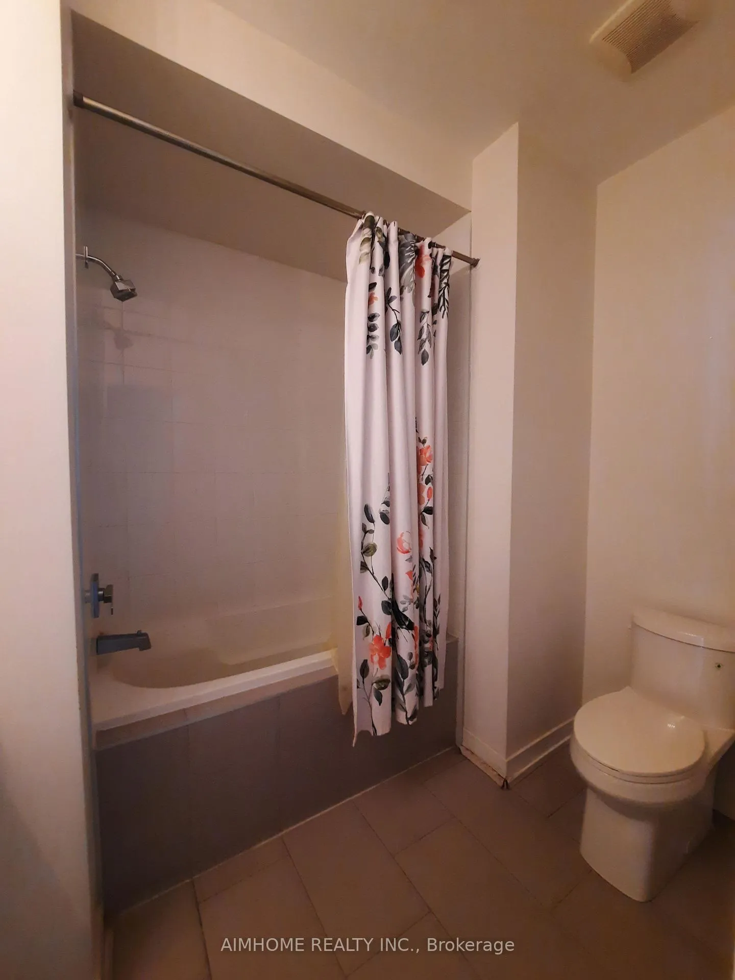 Photo 20 of 159 Salterton Circle, Vaughan, Rural Vaughan — HOMEH