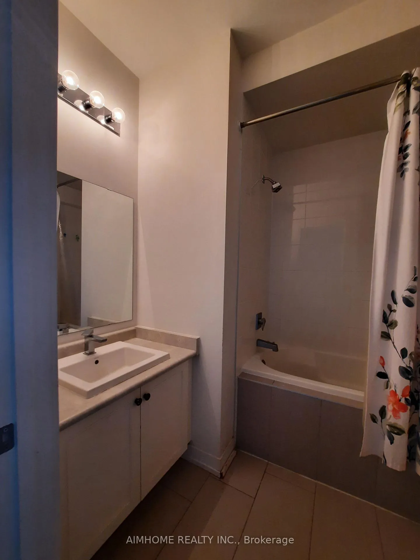 Photo 21 of 159 Salterton Circle, Vaughan, Rural Vaughan — HOMEH