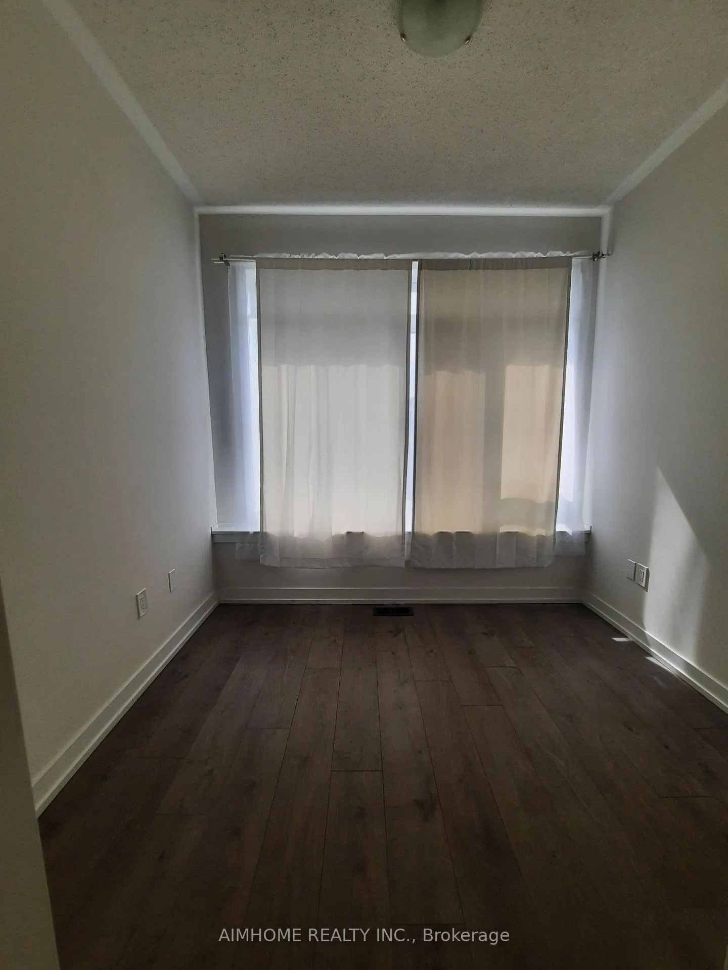 Photo 25 of 159 Salterton Circle, Vaughan, Rural Vaughan — HOMEH