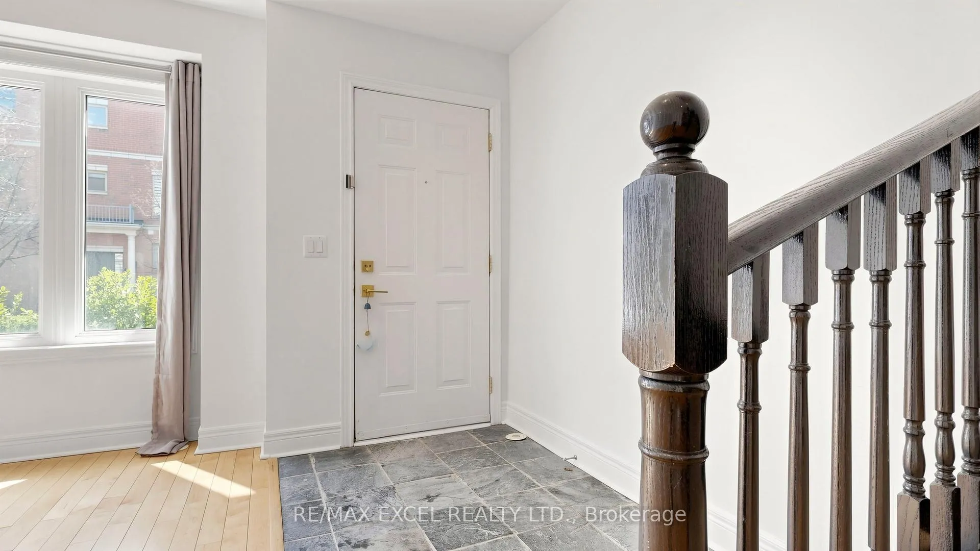 Photo 3 of 72 Suncrest Boulevard, Markham, Commerce Valley — HOMEH