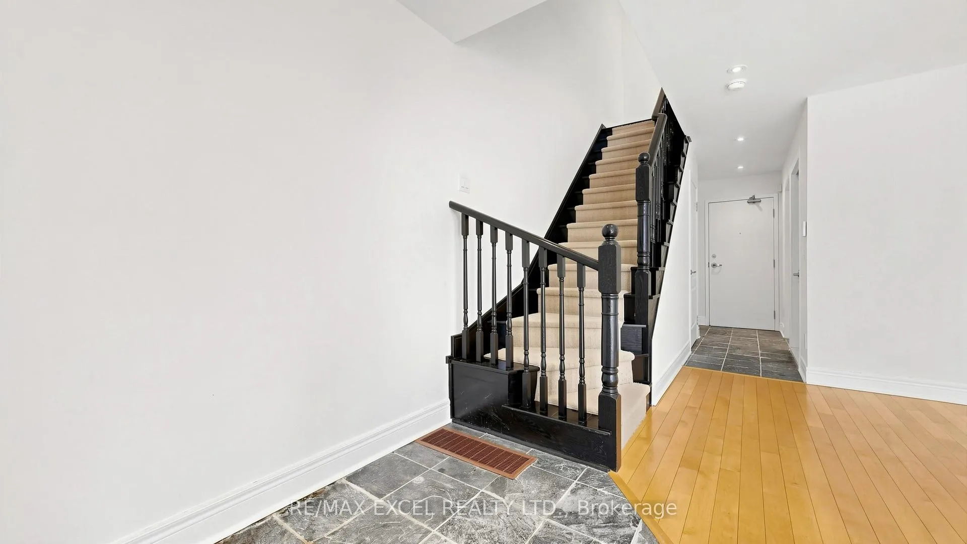 Photo 12 of 72 Suncrest Boulevard, Markham, Commerce Valley — HOMEH