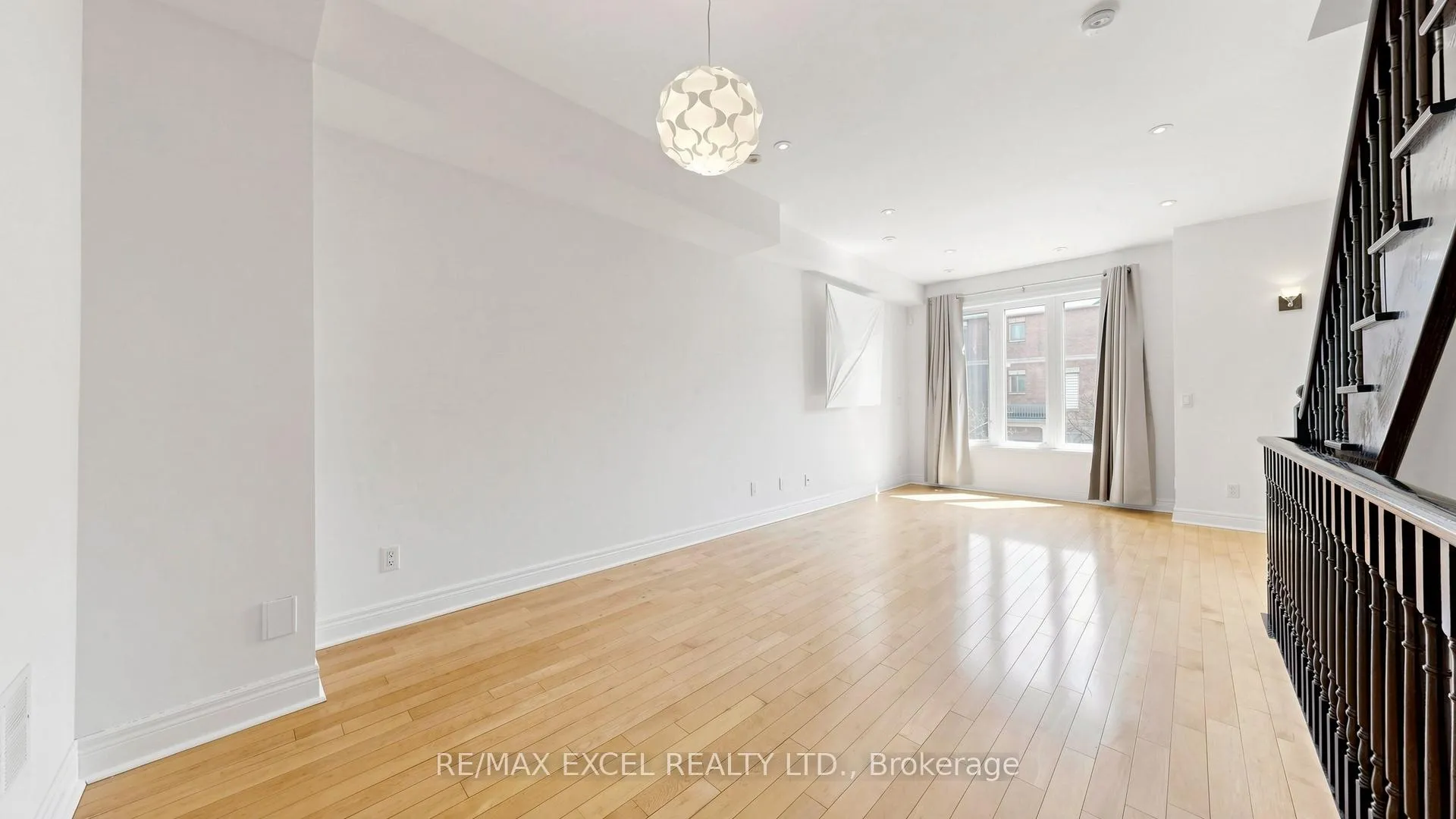 Photo 14 of 72 Suncrest Boulevard, Markham, Commerce Valley — HOMEH