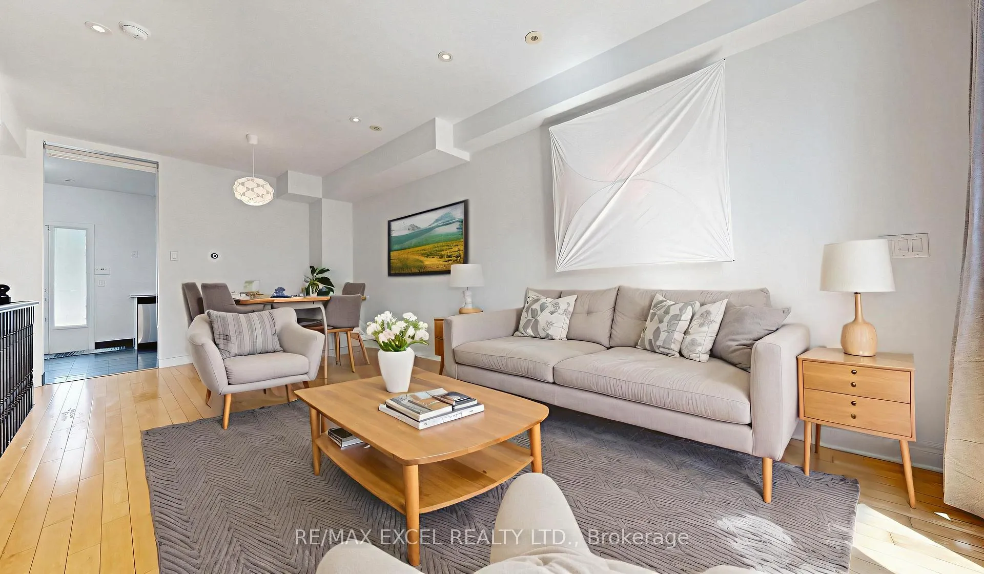 Photo 16 of 72 Suncrest Boulevard, Markham, Commerce Valley — HOMEH