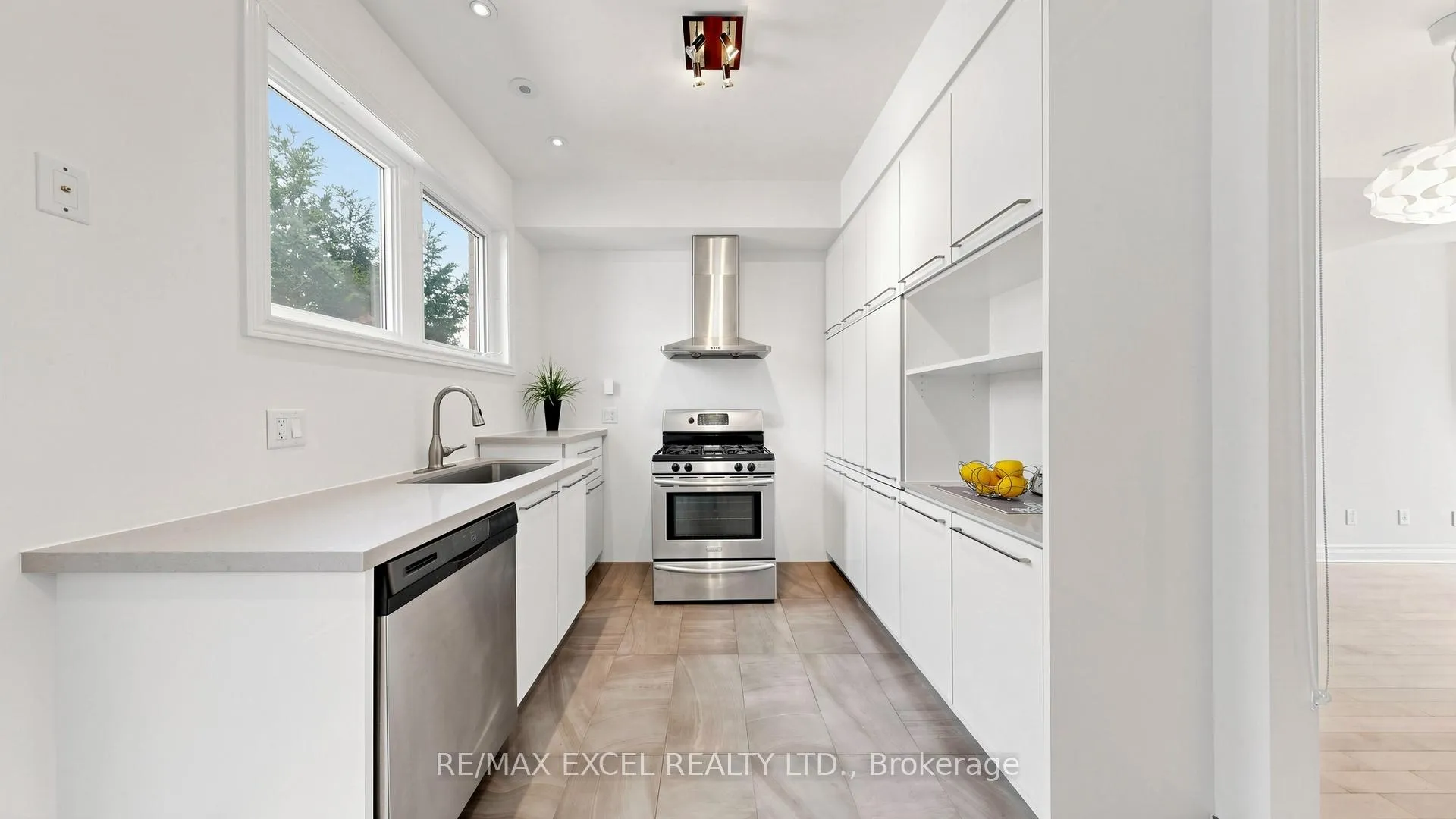 Photo 23 of 72 Suncrest Boulevard, Markham, Commerce Valley — HOMEH