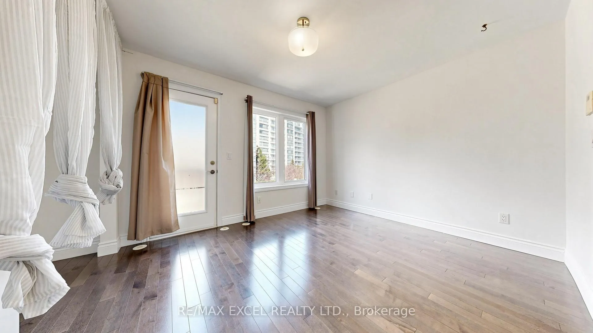 Photo 25 of 72 Suncrest Boulevard, Markham, Commerce Valley — HOMEH