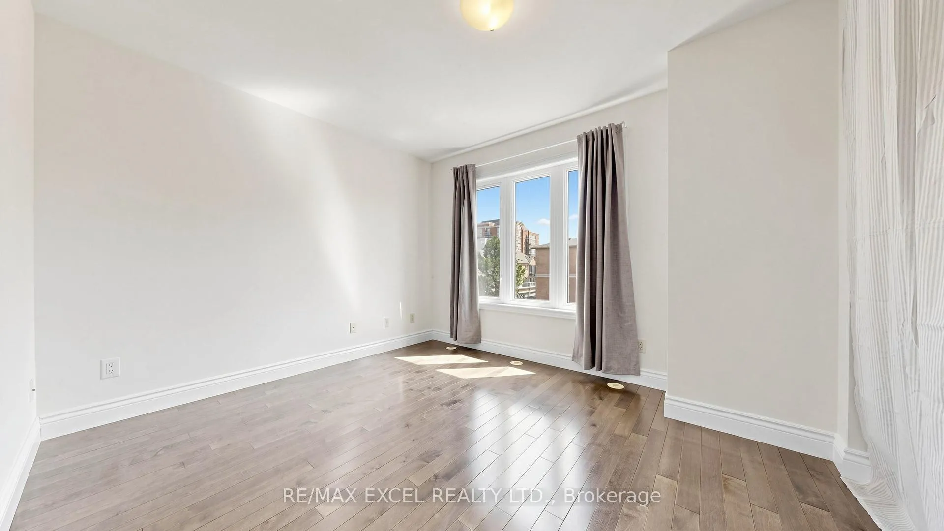 Photo 31 of 72 Suncrest Boulevard, Markham, Commerce Valley — HOMEH
