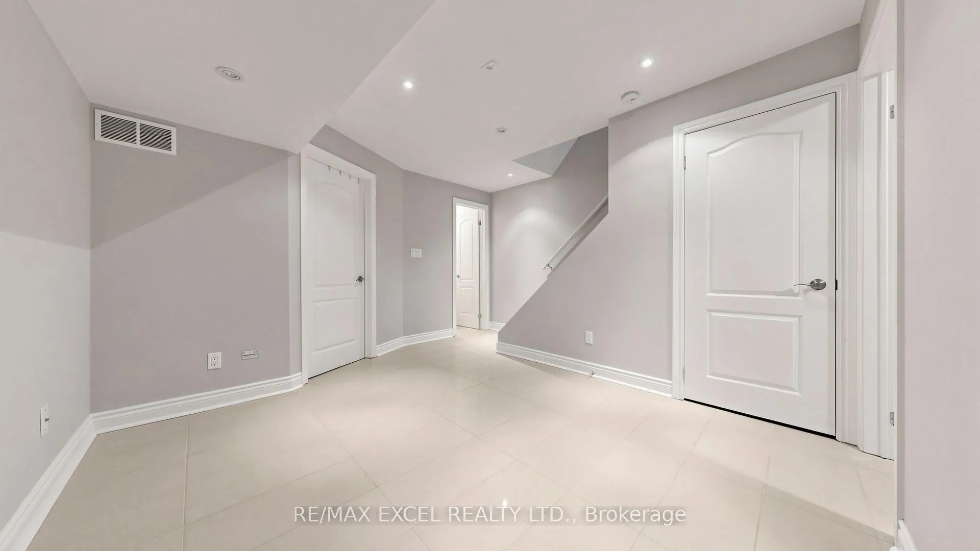 Photo 37 of 72 Suncrest Boulevard, Markham, Commerce Valley — HOMEH