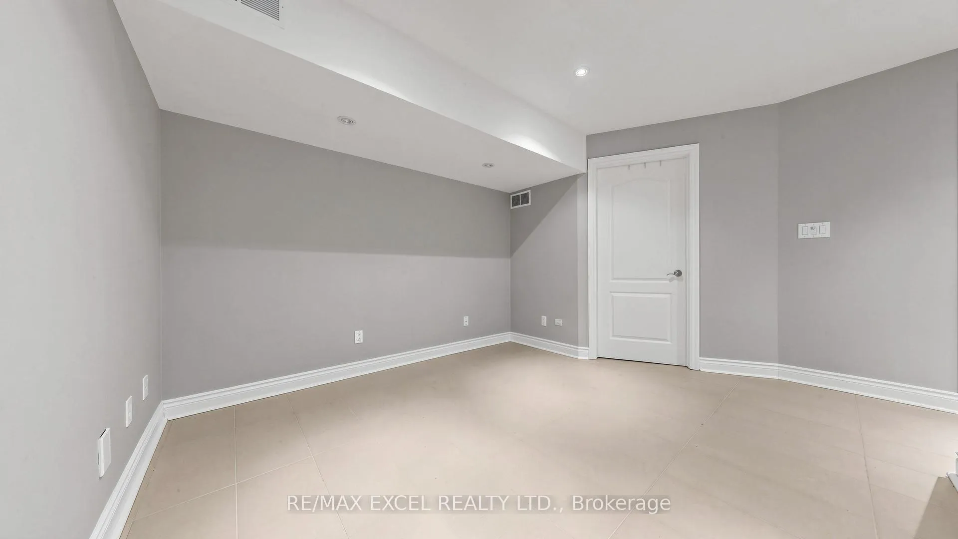 Photo 39 of 72 Suncrest Boulevard, Markham, Commerce Valley — HOMEH
