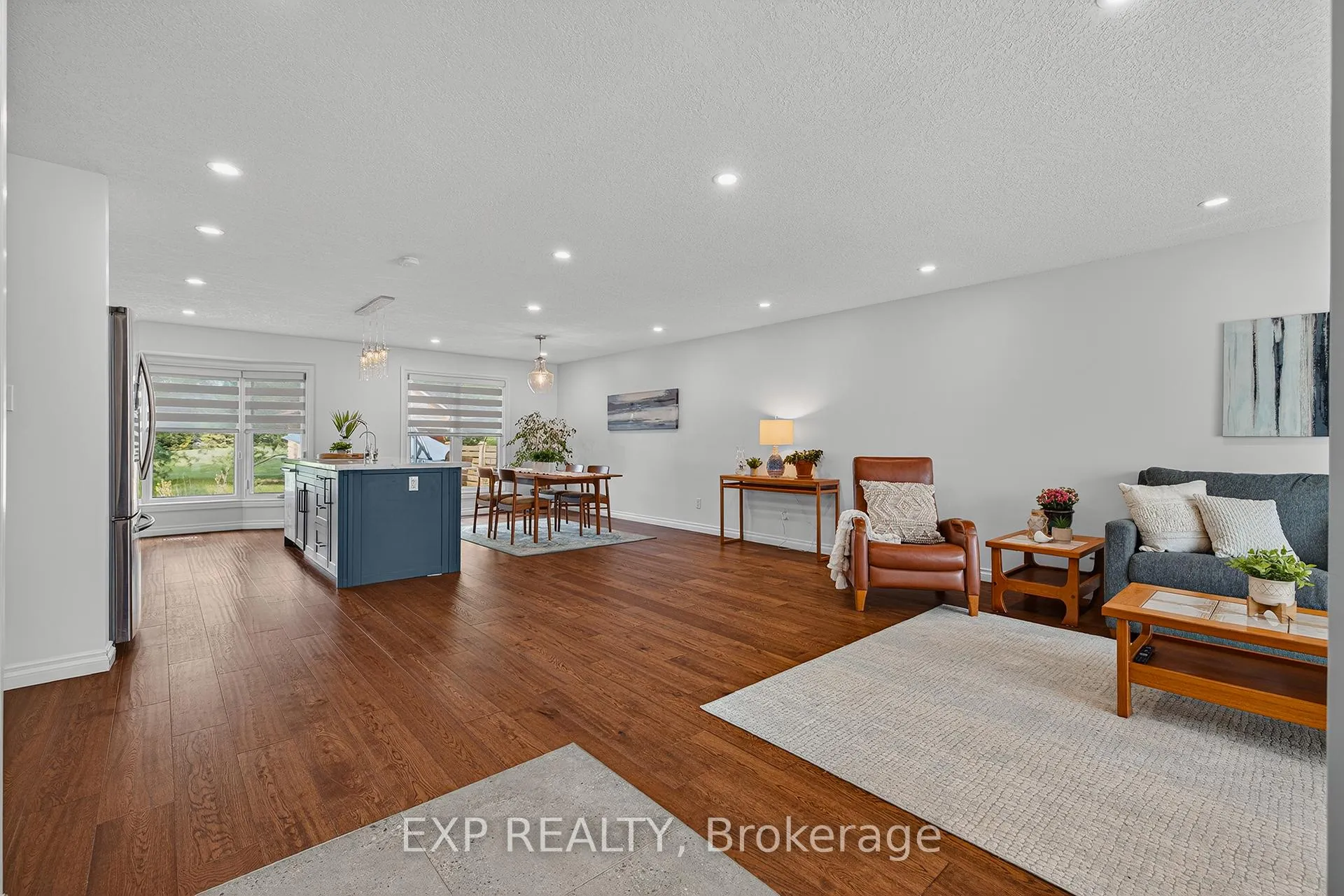 Photo 4 of 312 Faraday Court, Waterloo — HOMEH