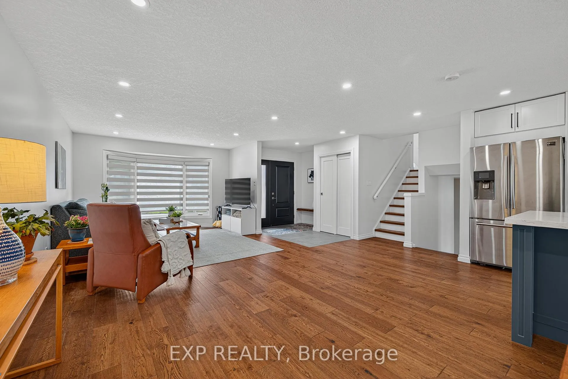 Photo 5 of 312 Faraday Court, Waterloo — HOMEH