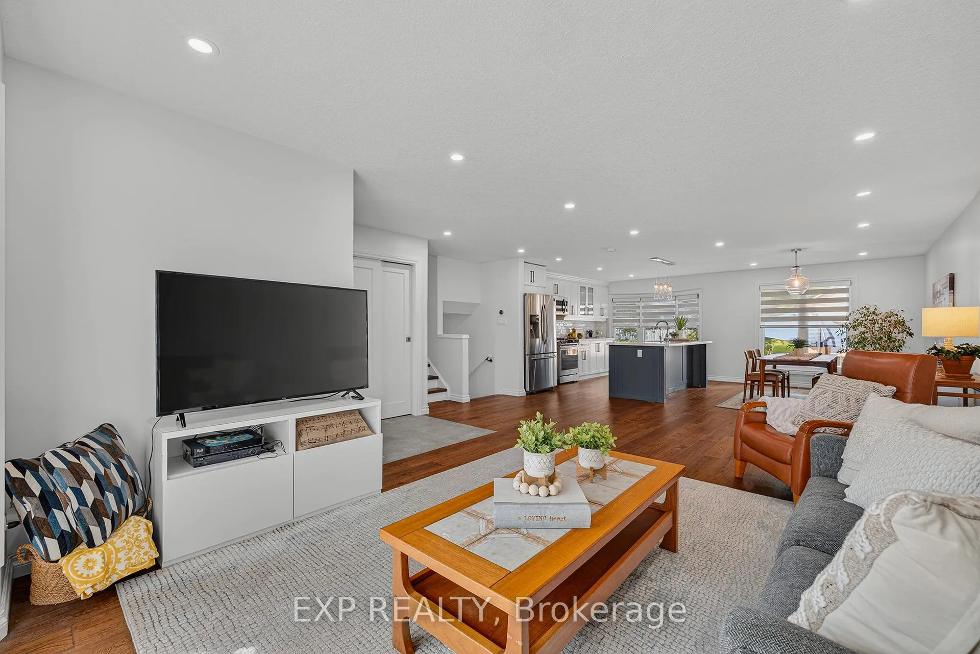 Photo 6 of 312 Faraday Court, Waterloo — HOMEH
