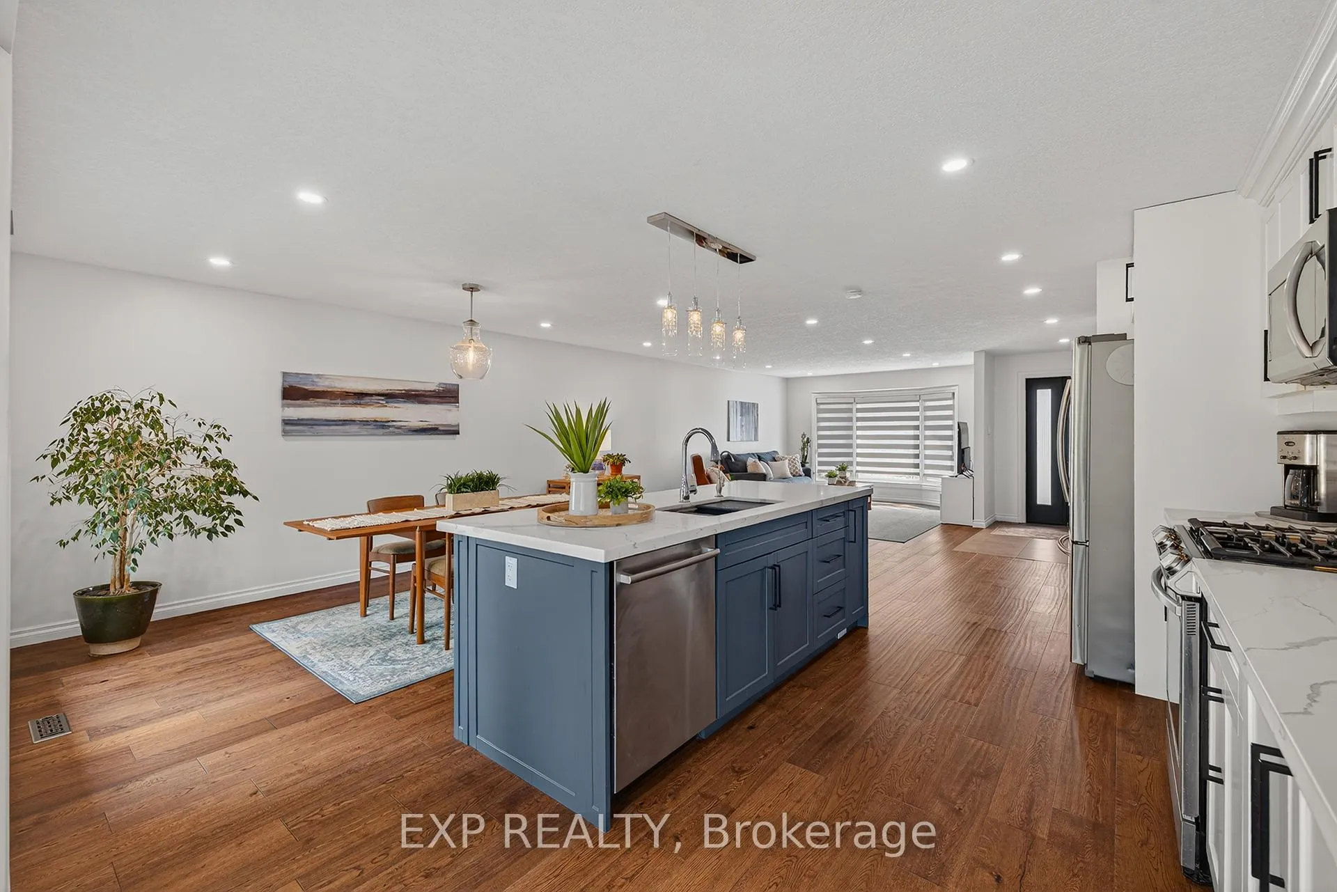 Photo 15 of 312 Faraday Court, Waterloo — HOMEH