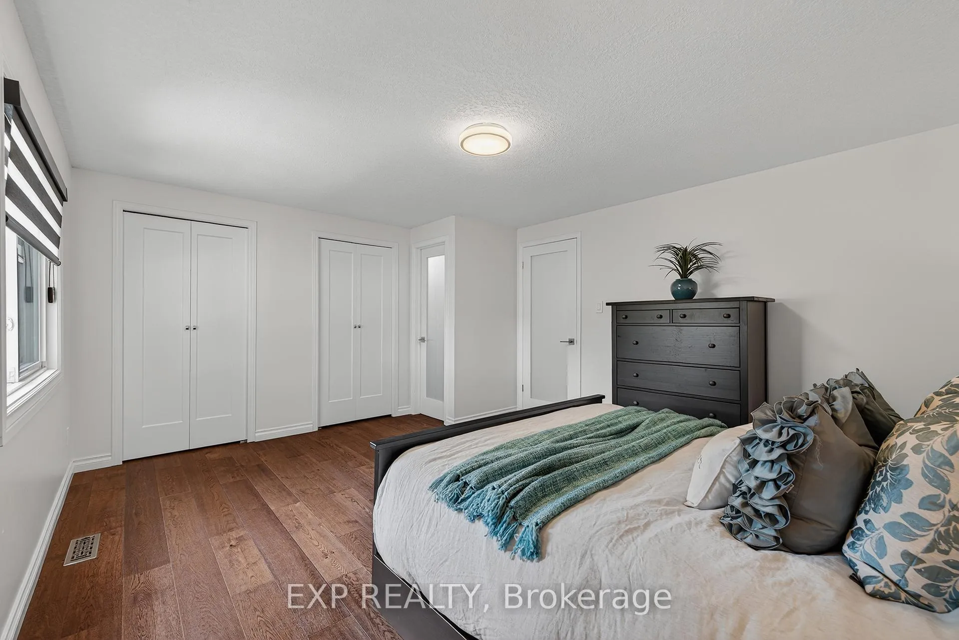 Photo 20 of 312 Faraday Court, Waterloo — HOMEH