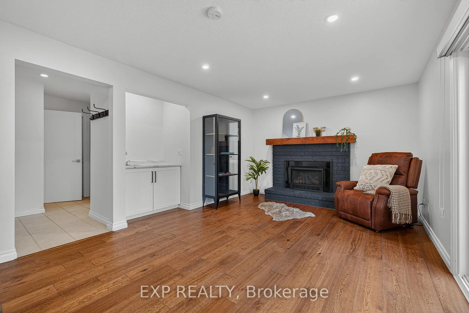 Photo 31 of 312 Faraday Court, Waterloo — HOMEH