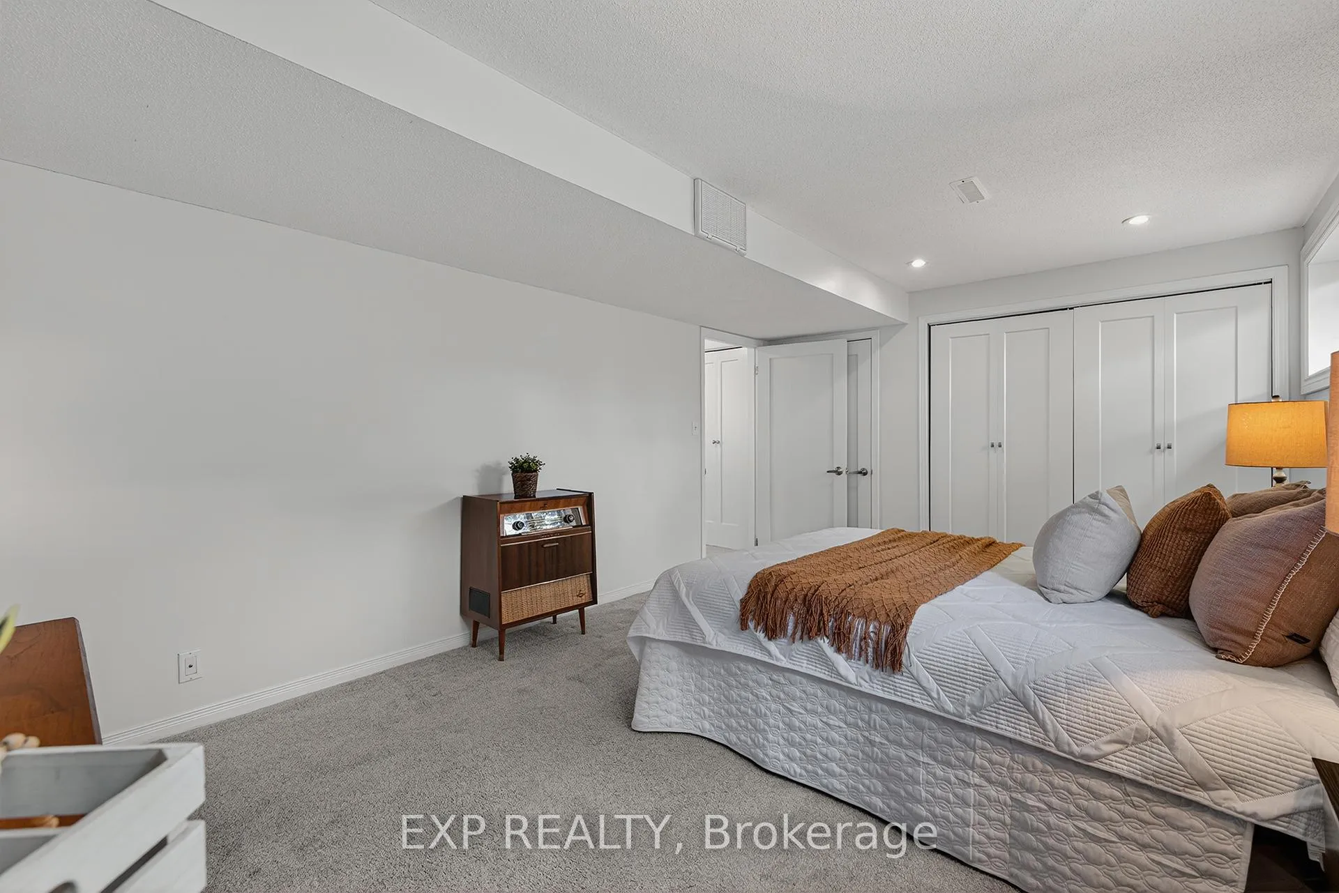 Photo 39 of 312 Faraday Court, Waterloo — HOMEH