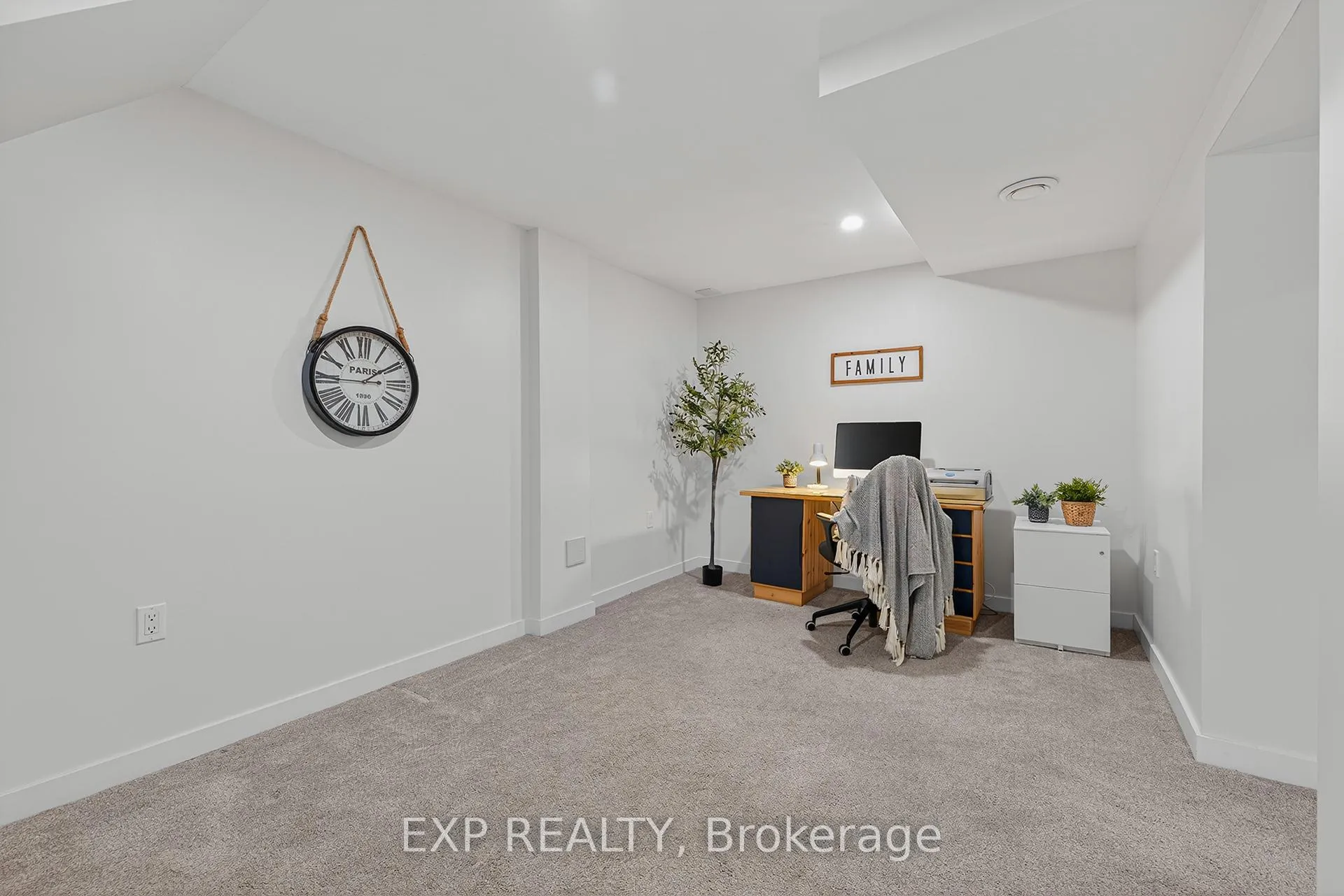 Photo 40 of 312 Faraday Court, Waterloo — HOMEH