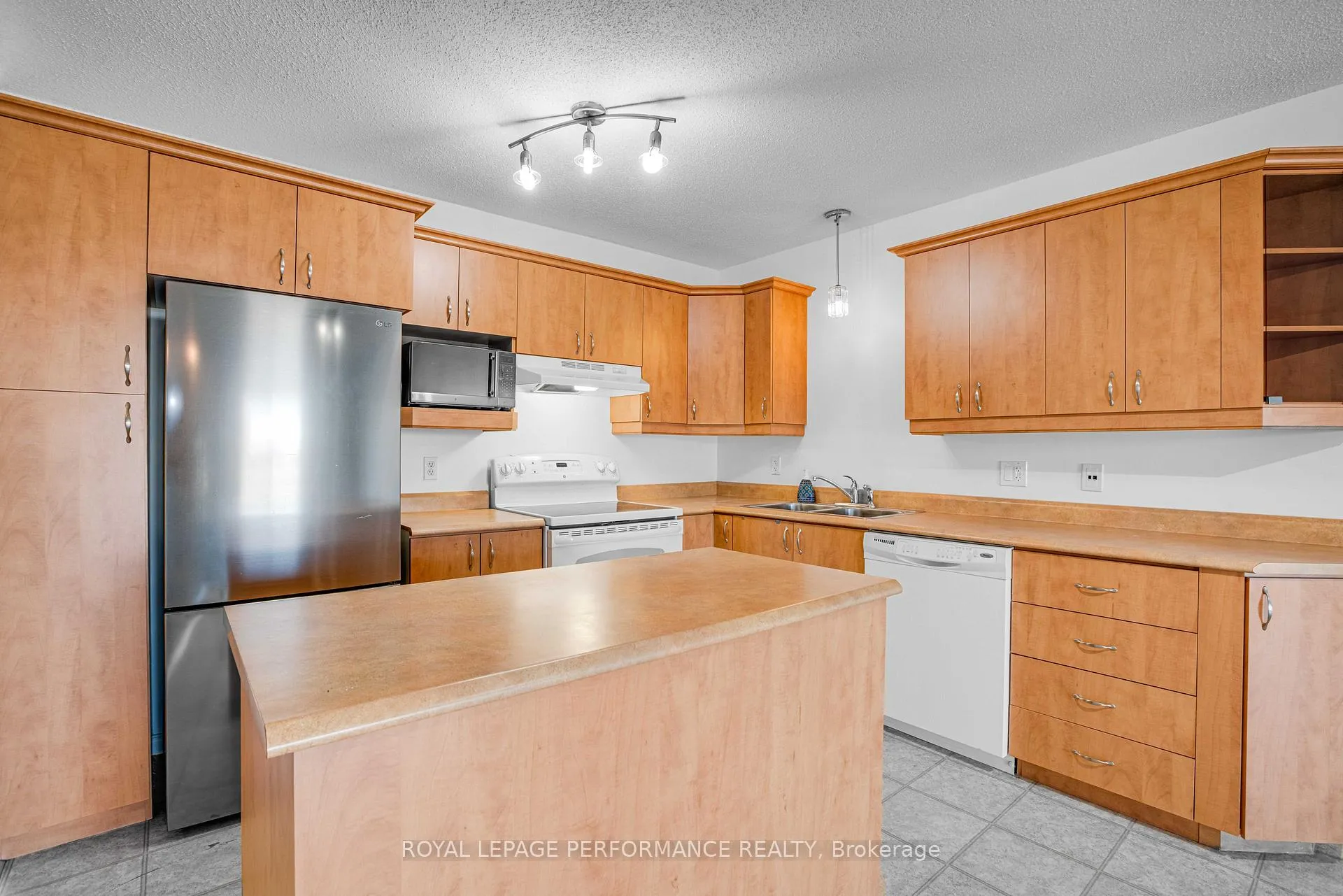 Photo 11 of Unit (4), 16 Pendleton Street, Champlain, Vankleek Hill — HOMEH