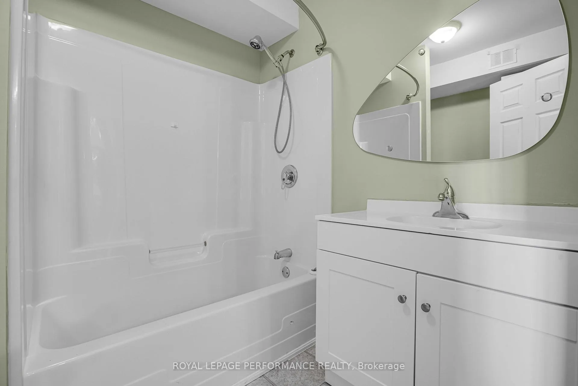 Photo 14 of Unit (4), 16 Pendleton Street, Champlain, Vankleek Hill — HOMEH