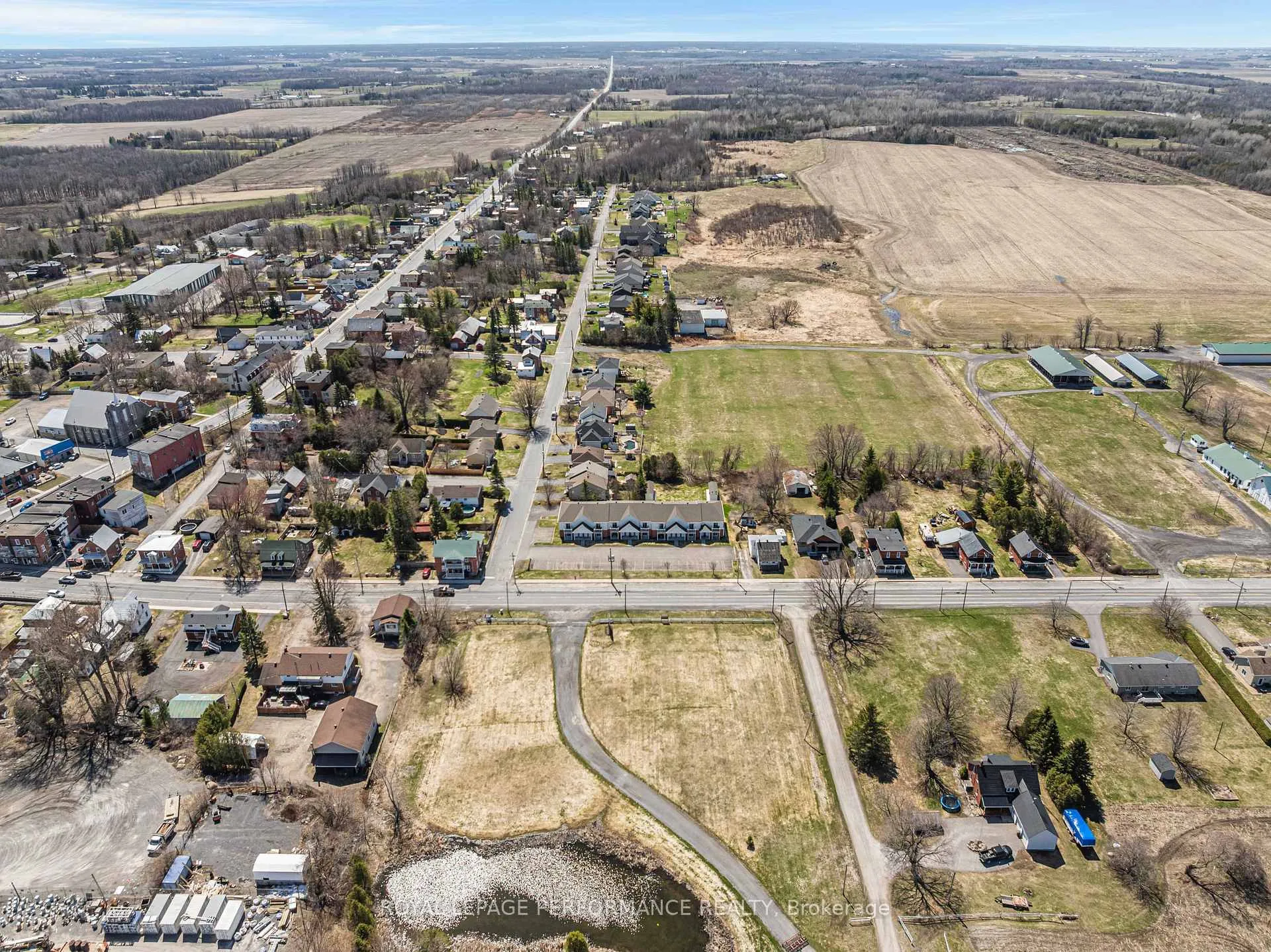 Photo 33 of Unit (4), 16 Pendleton Street, Champlain, Vankleek Hill — HOMEH