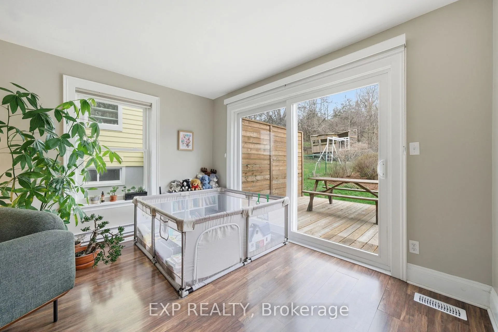 Photo 11 of 17 Cumberland Street, Prince Edward County, Picton Ward — HOMEH