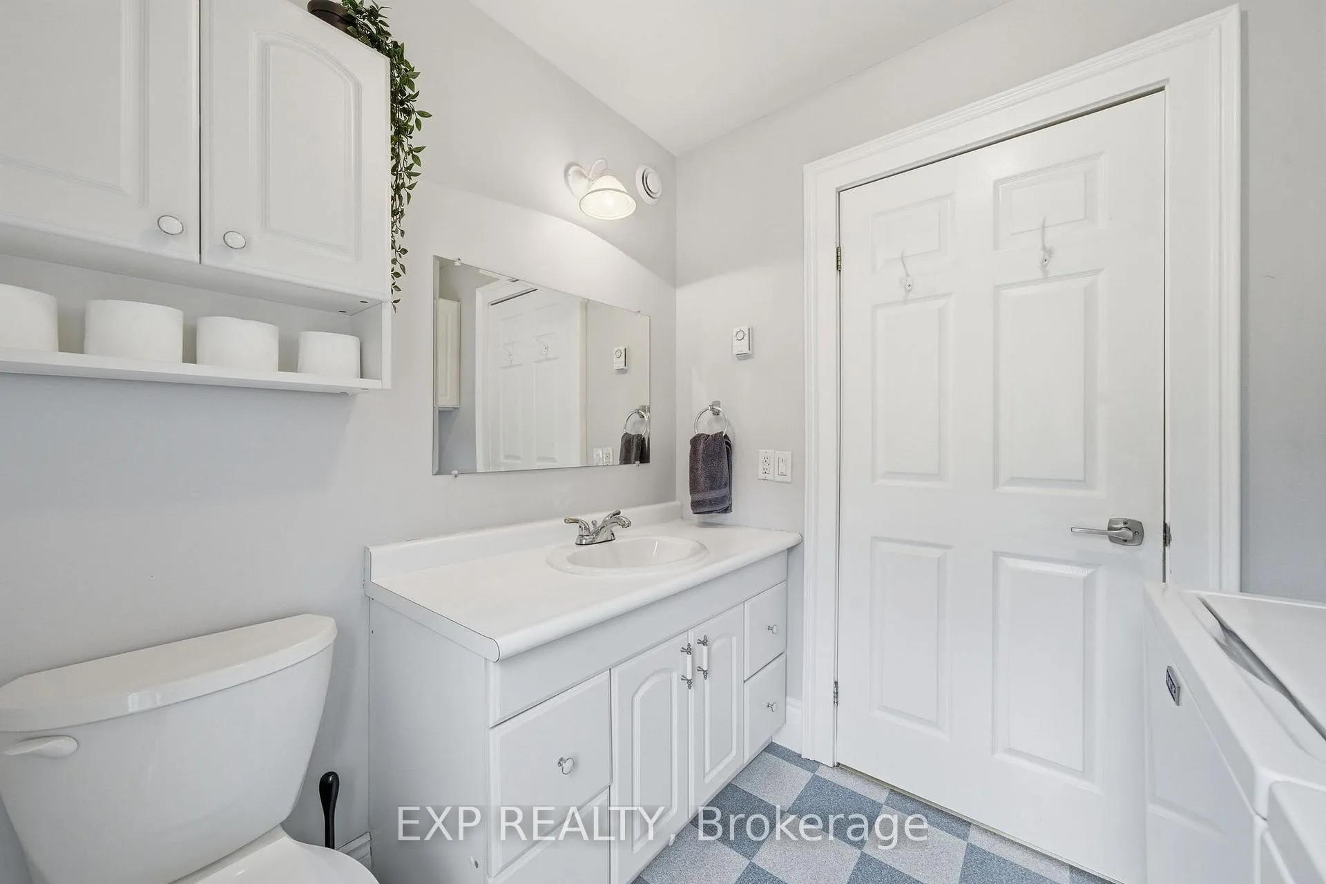 Photo 18 of 17 Cumberland Street, Prince Edward County, Picton Ward — HOMEH